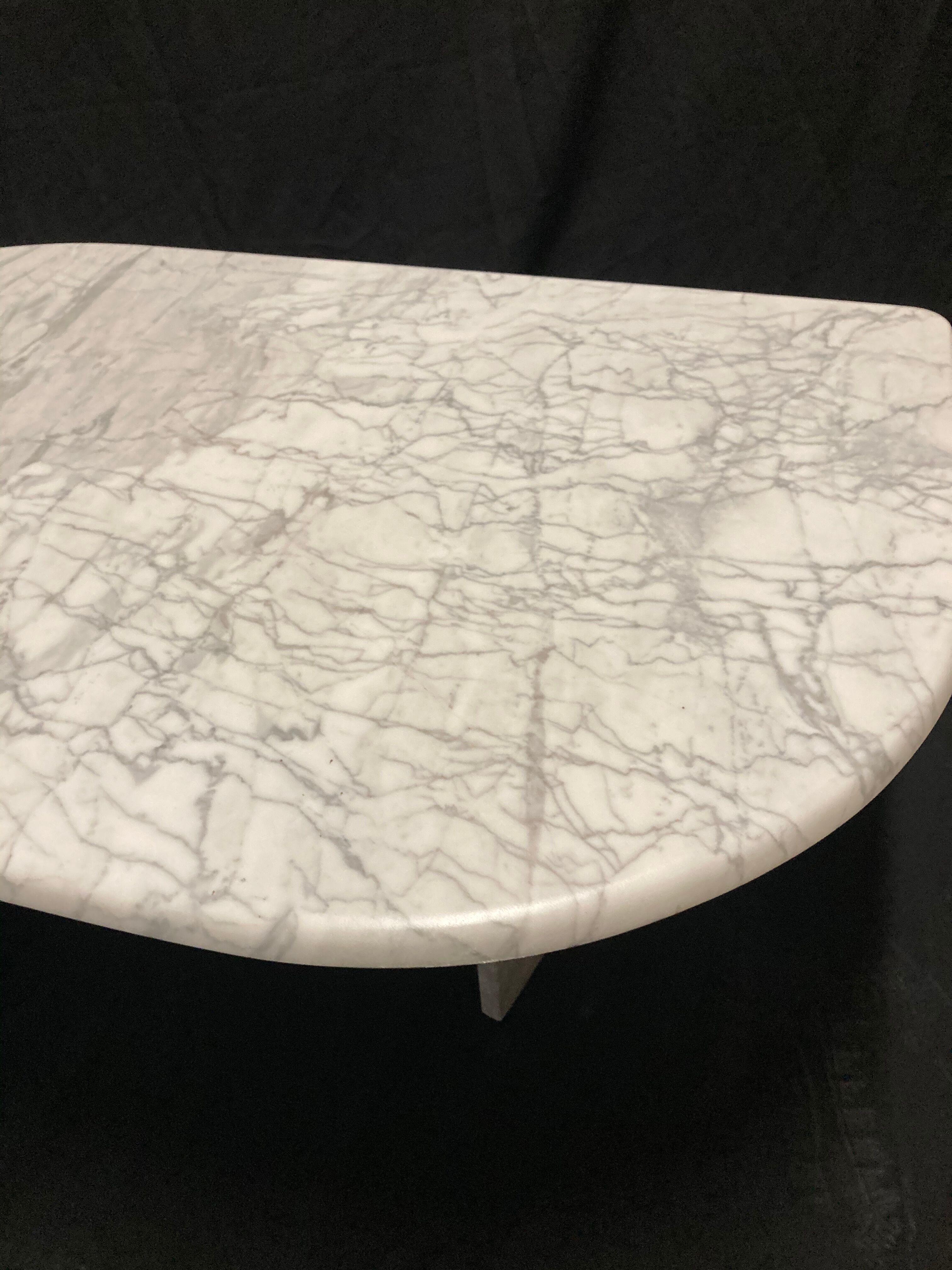 Vintage coffee table in white carrara marble