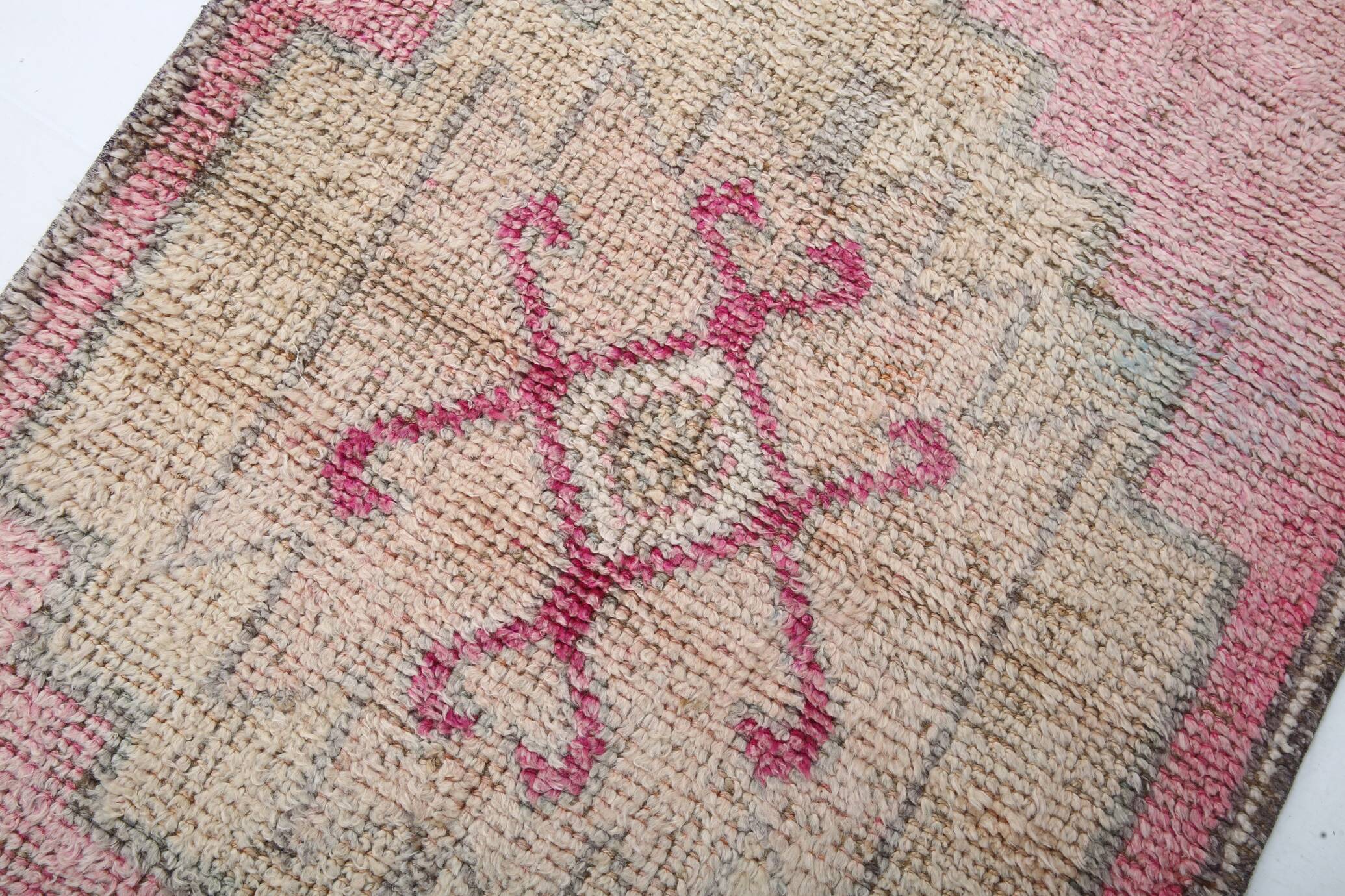 Tapis de couloir Oushak rose pâle