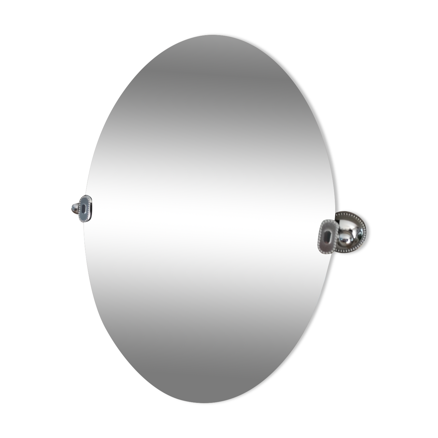 Miroir ovale biseauté vintage années 70 avec ses accroches murales en métal couleur argent