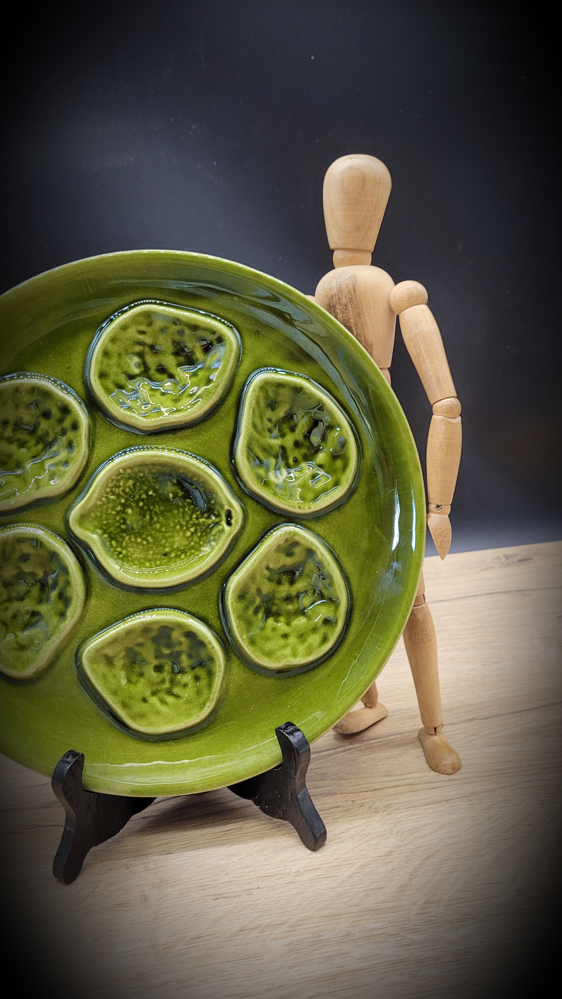 Green oyster plate