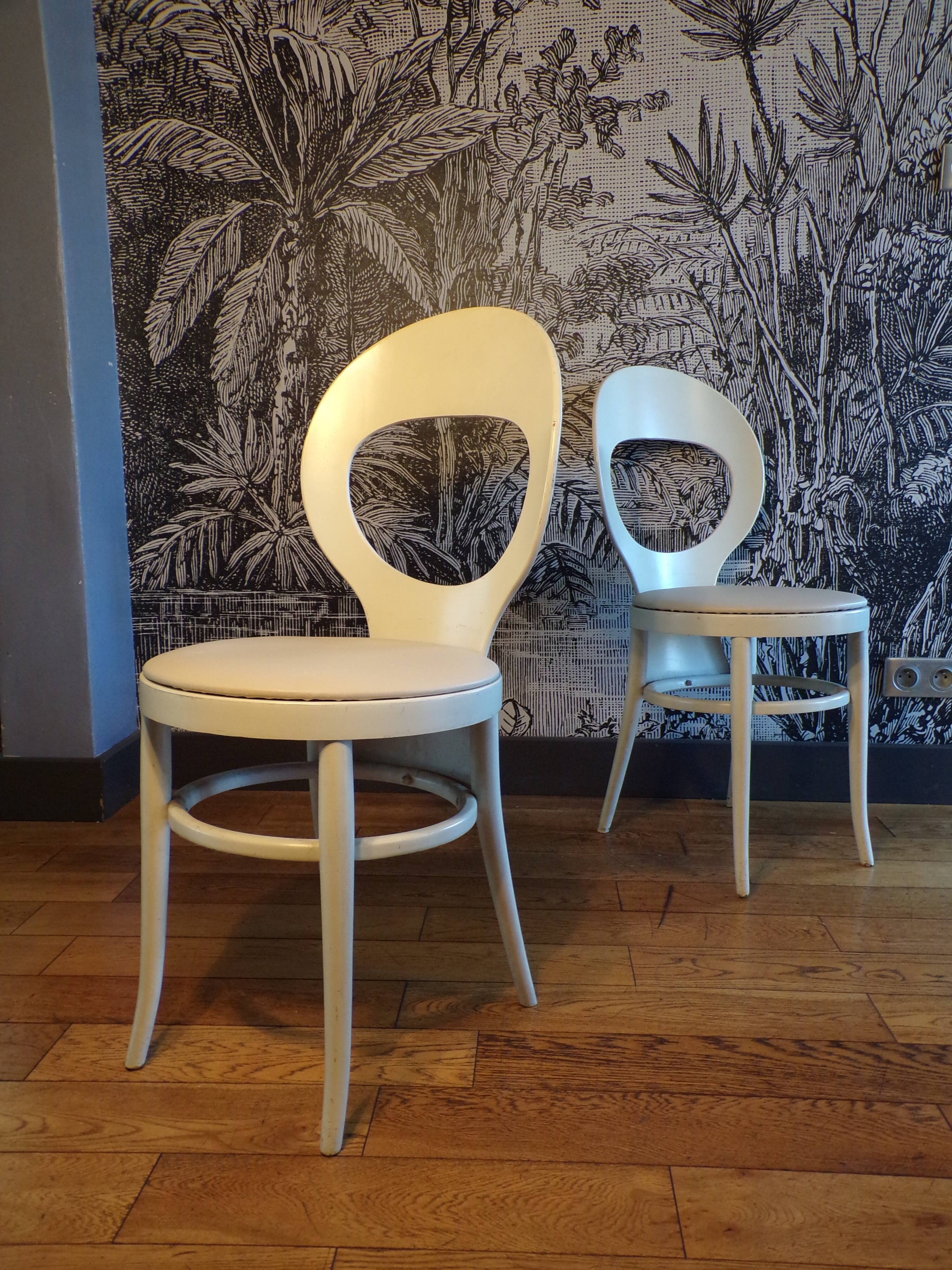 Pair of Baumann seagull chairs