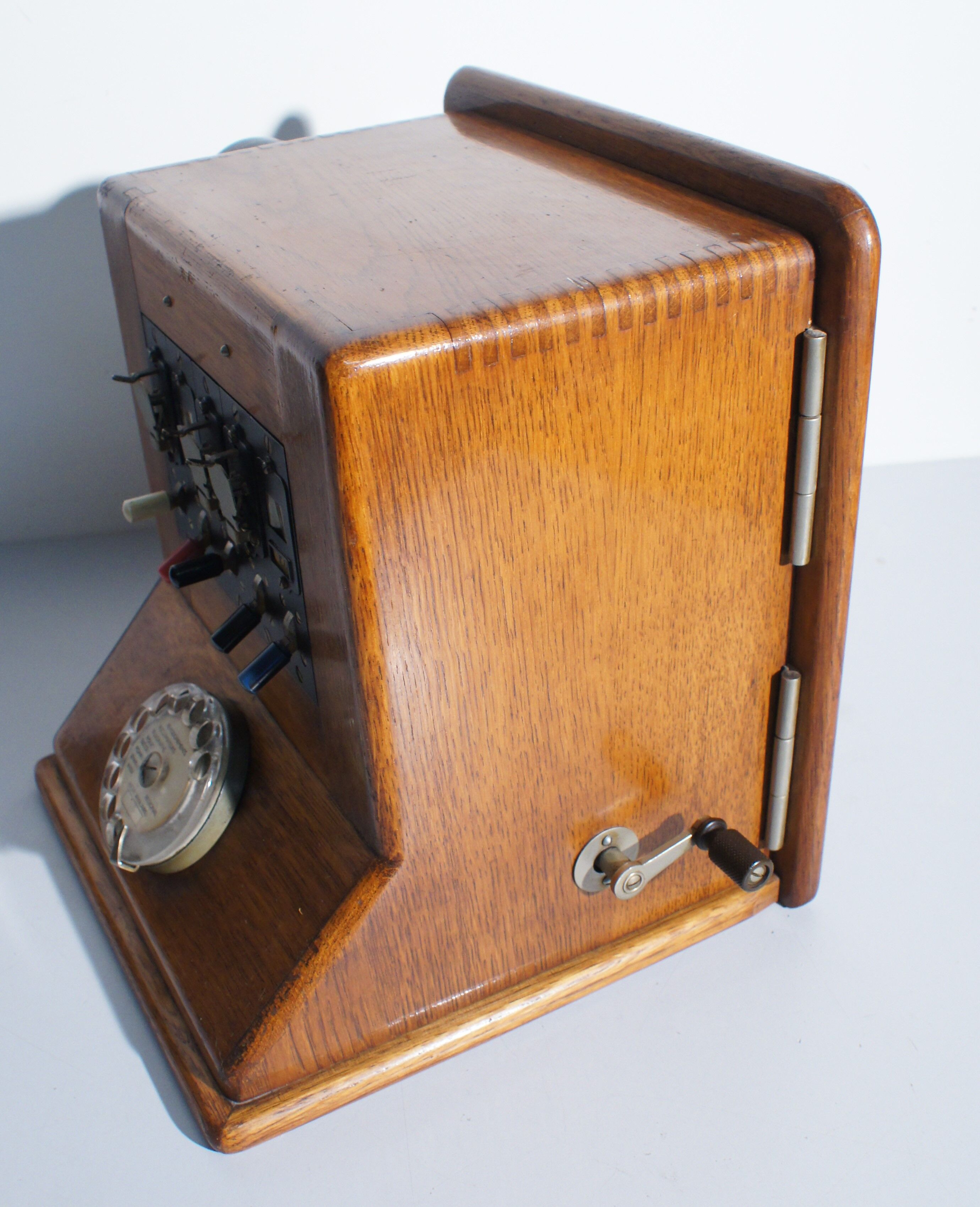 Wooden network telephone centre - vintage 1964