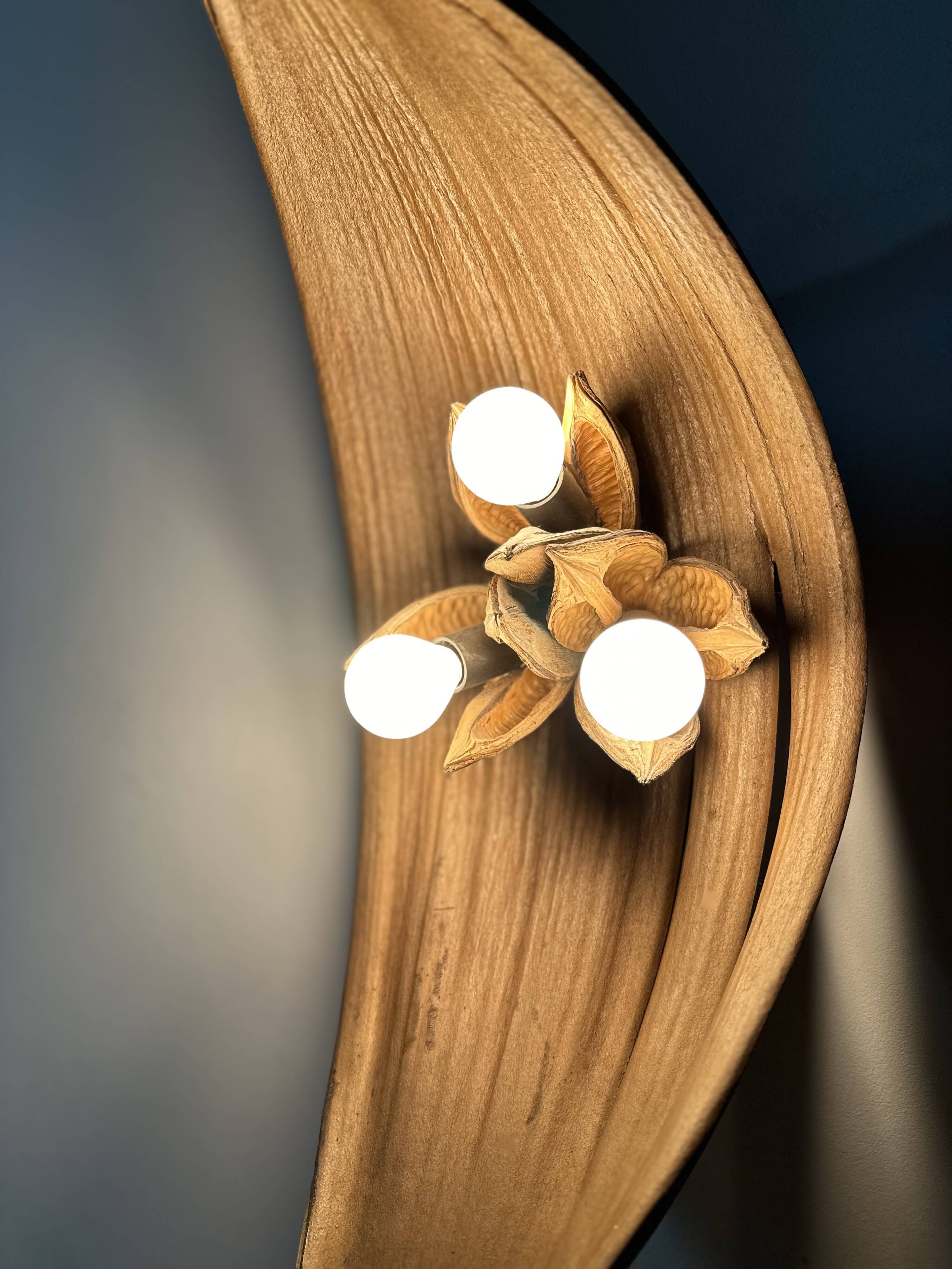 Vintage 70'S banana leaf wall lamp