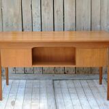 Flat teak desk by Gunnar Nielsen