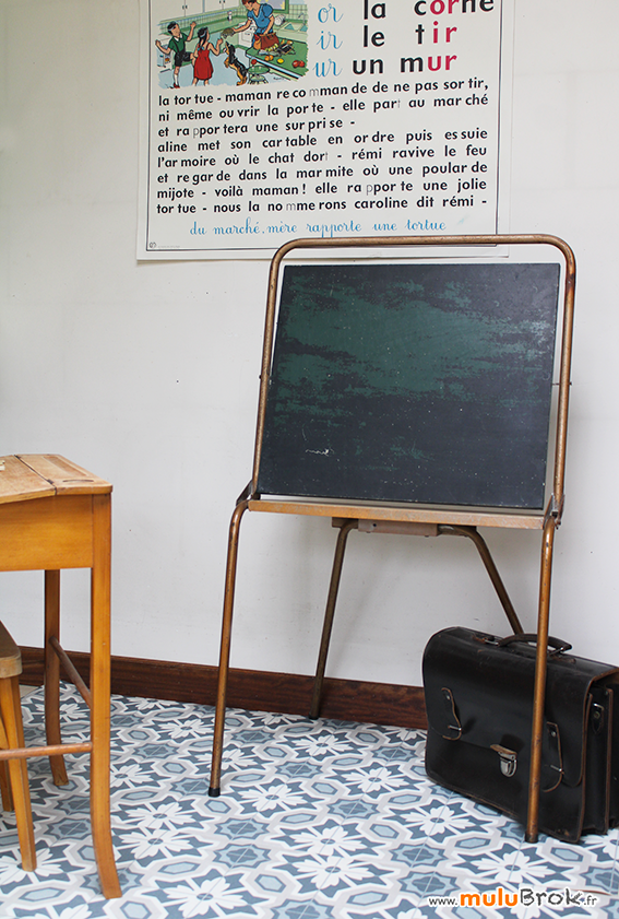 Swivel schoolboy board