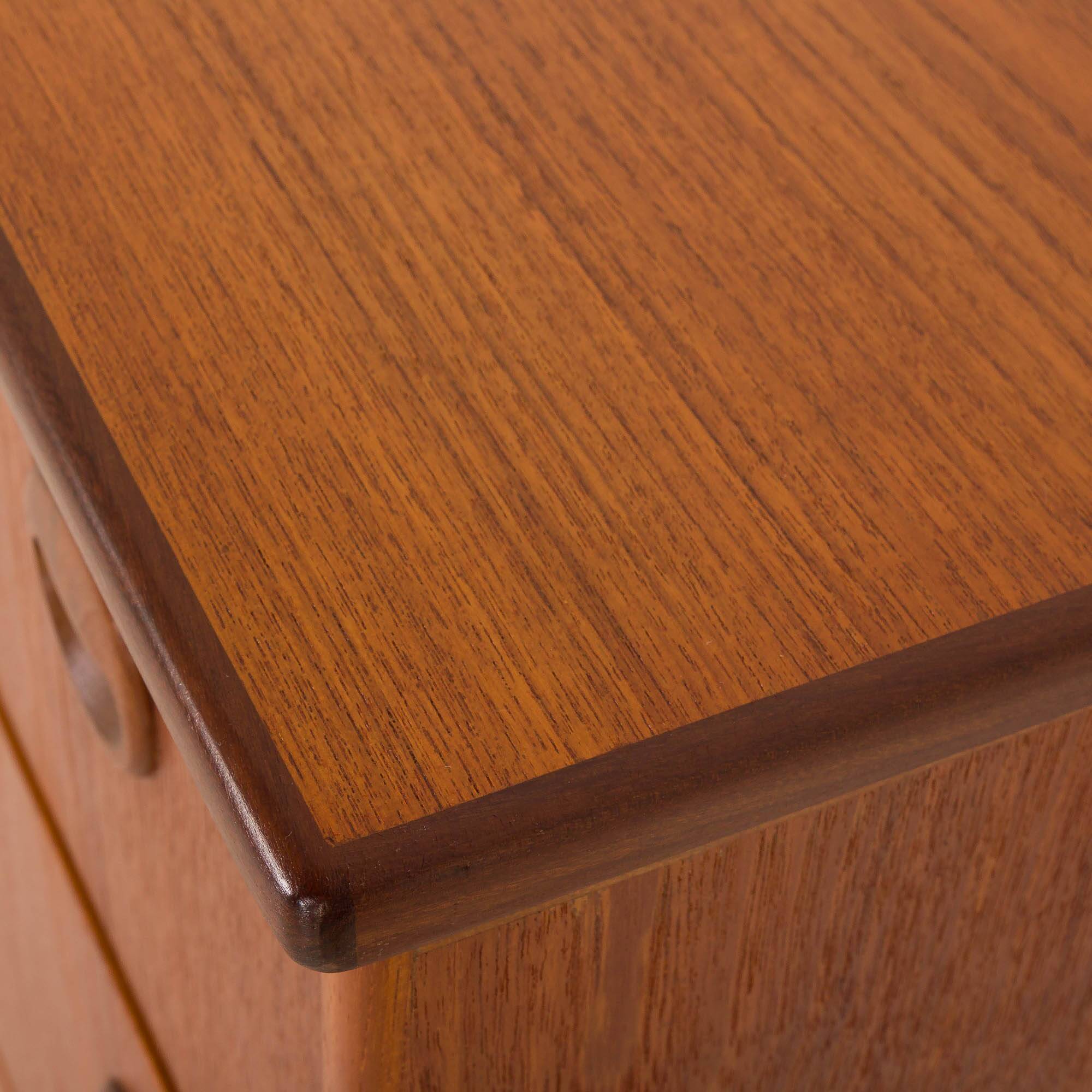 Danish mid century teak chest of drawers with hidden vanity, 1960s
