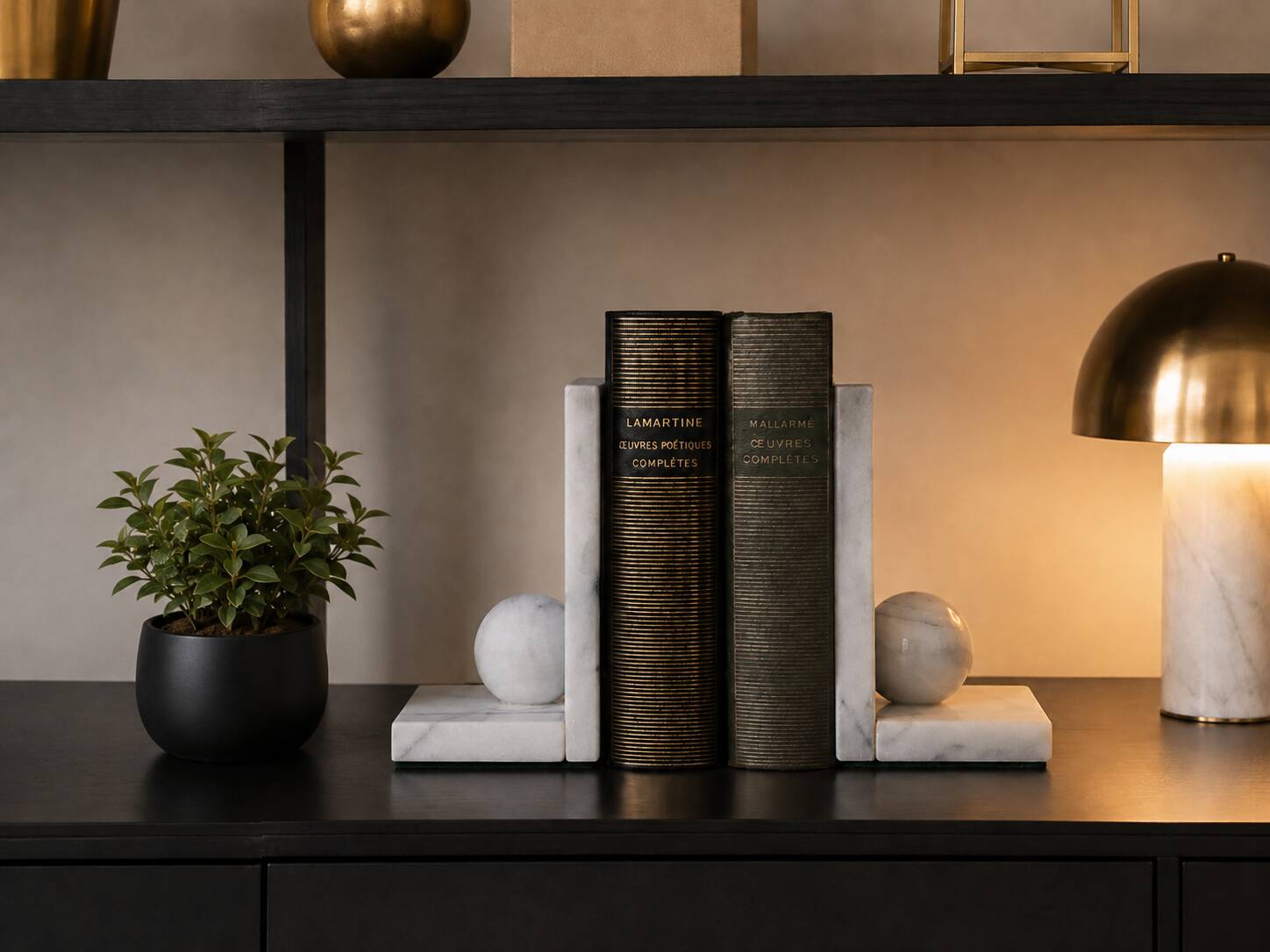 Vintage bookends in grey veined white marble – Minimalist design
