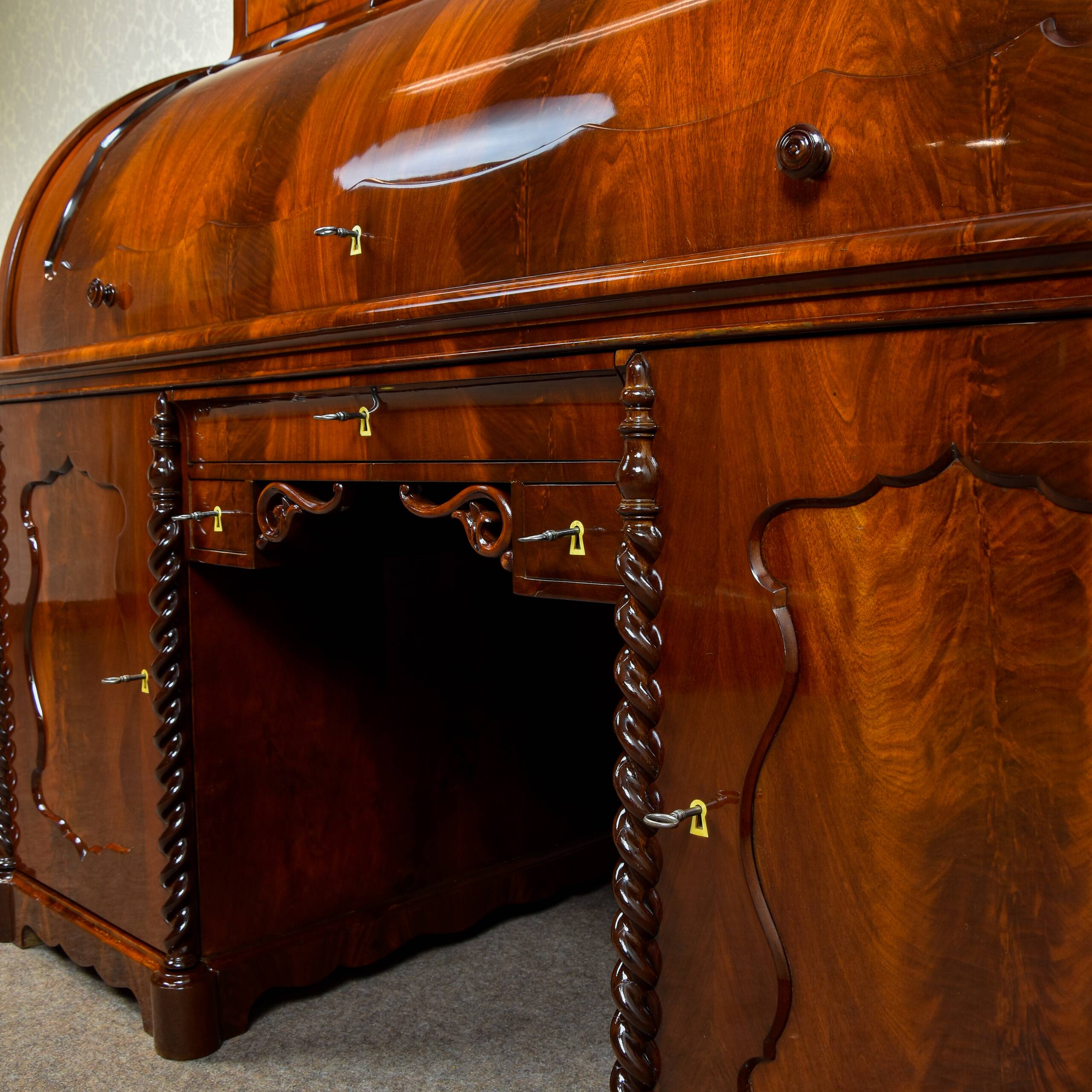 Large cylinder desk Louis-Philippe in mahogany and maple - 1840-1860
