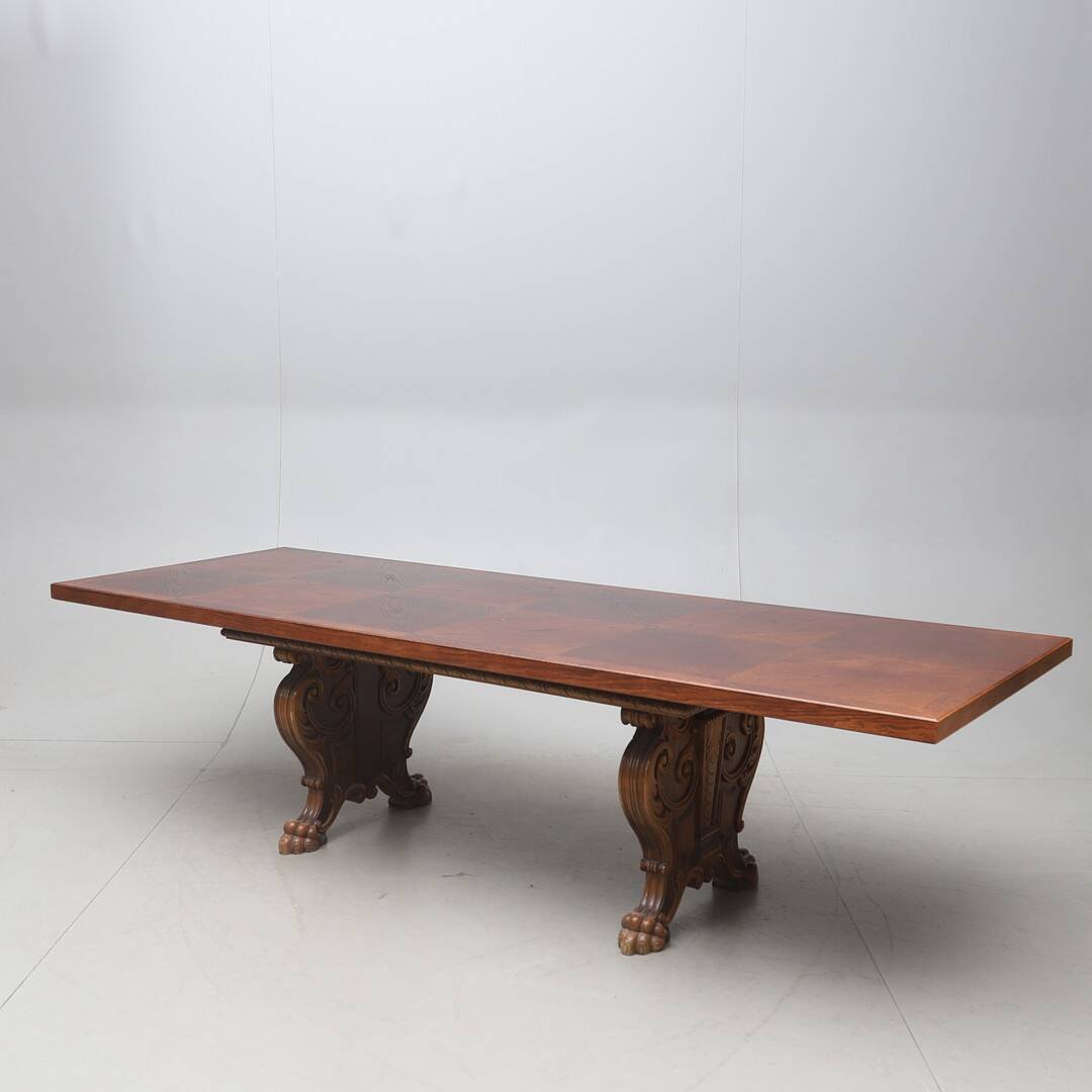 Grand Baroque-Style 11-Piece Dining Suite — Carved Oak & Oak Veneer — Table