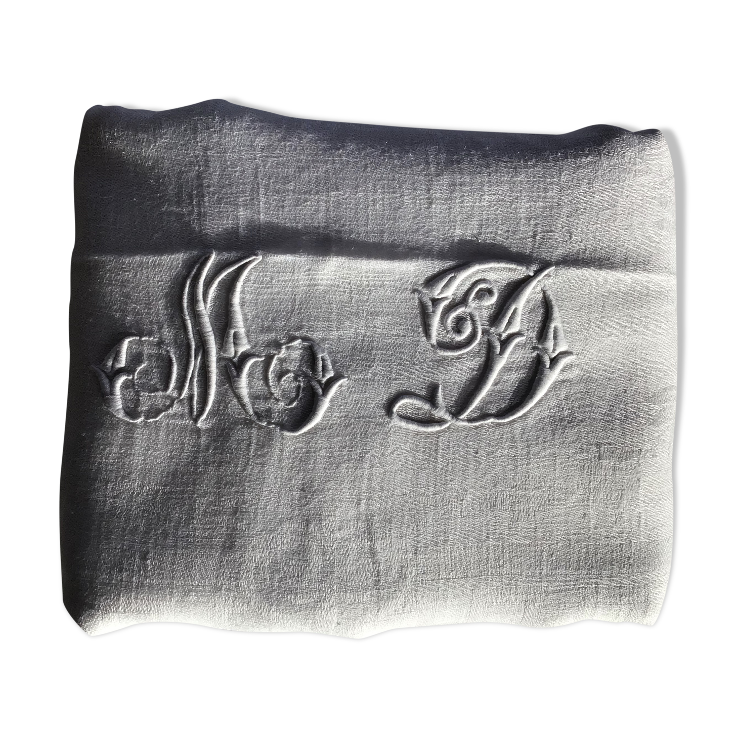 Square table MD 135x135 damassed