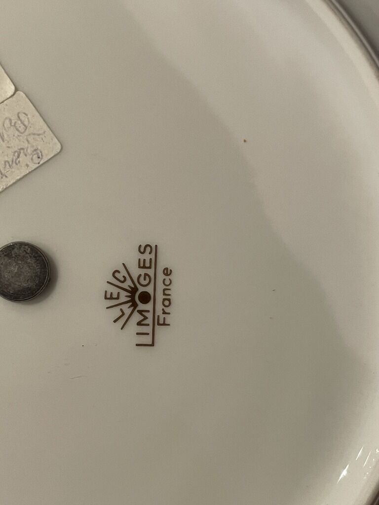 Presentoir dish with pastries, amuses bouches