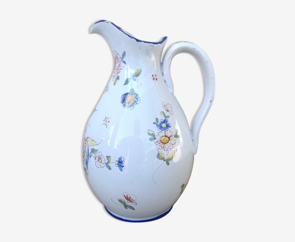 Pichet en porcelaine