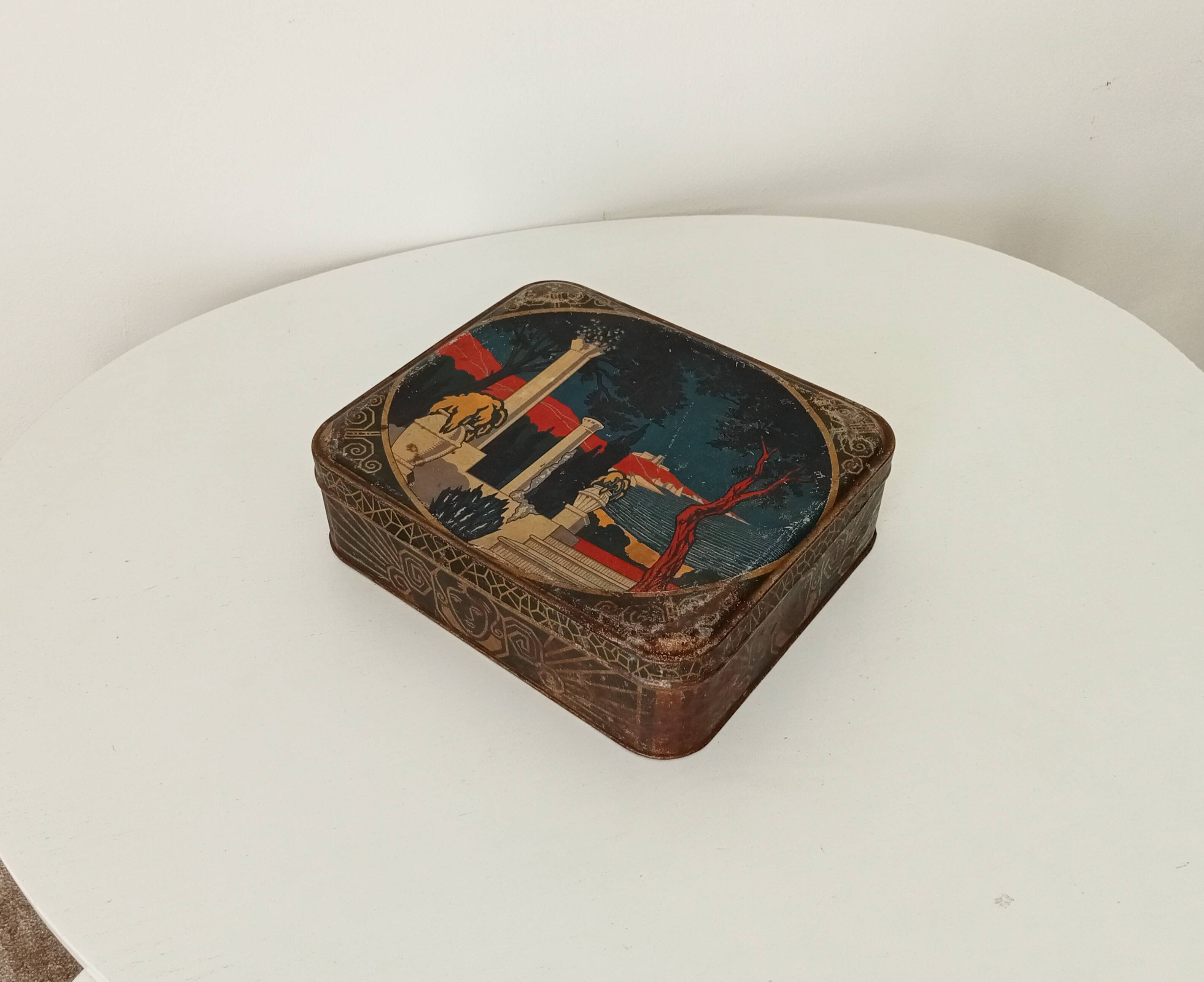 Old art deco biscuit box from the 1920s