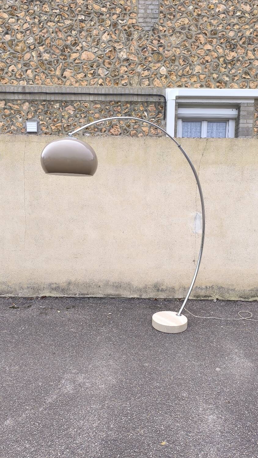 Arc floor lamp by Harvey Guzzini 70s