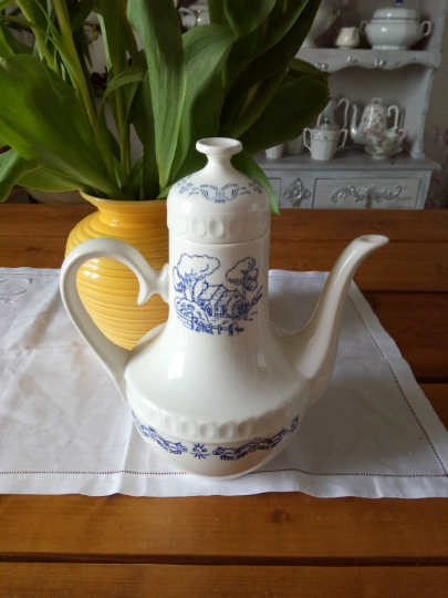 Tiled coffee maker by GIEN _Beaugency