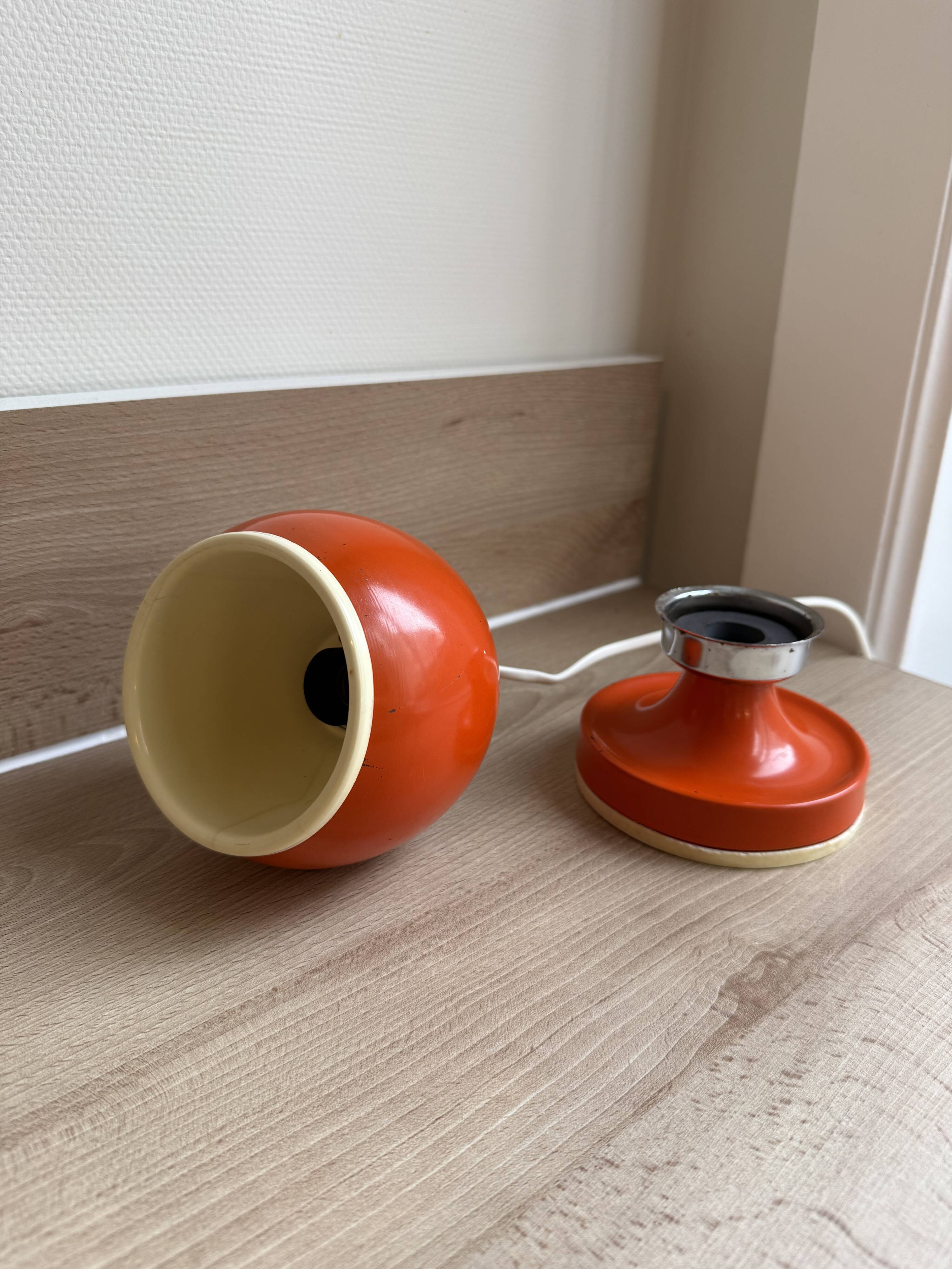 Eyeball Magnet Table Lamp – Orange & Chrome Metal (1970s)