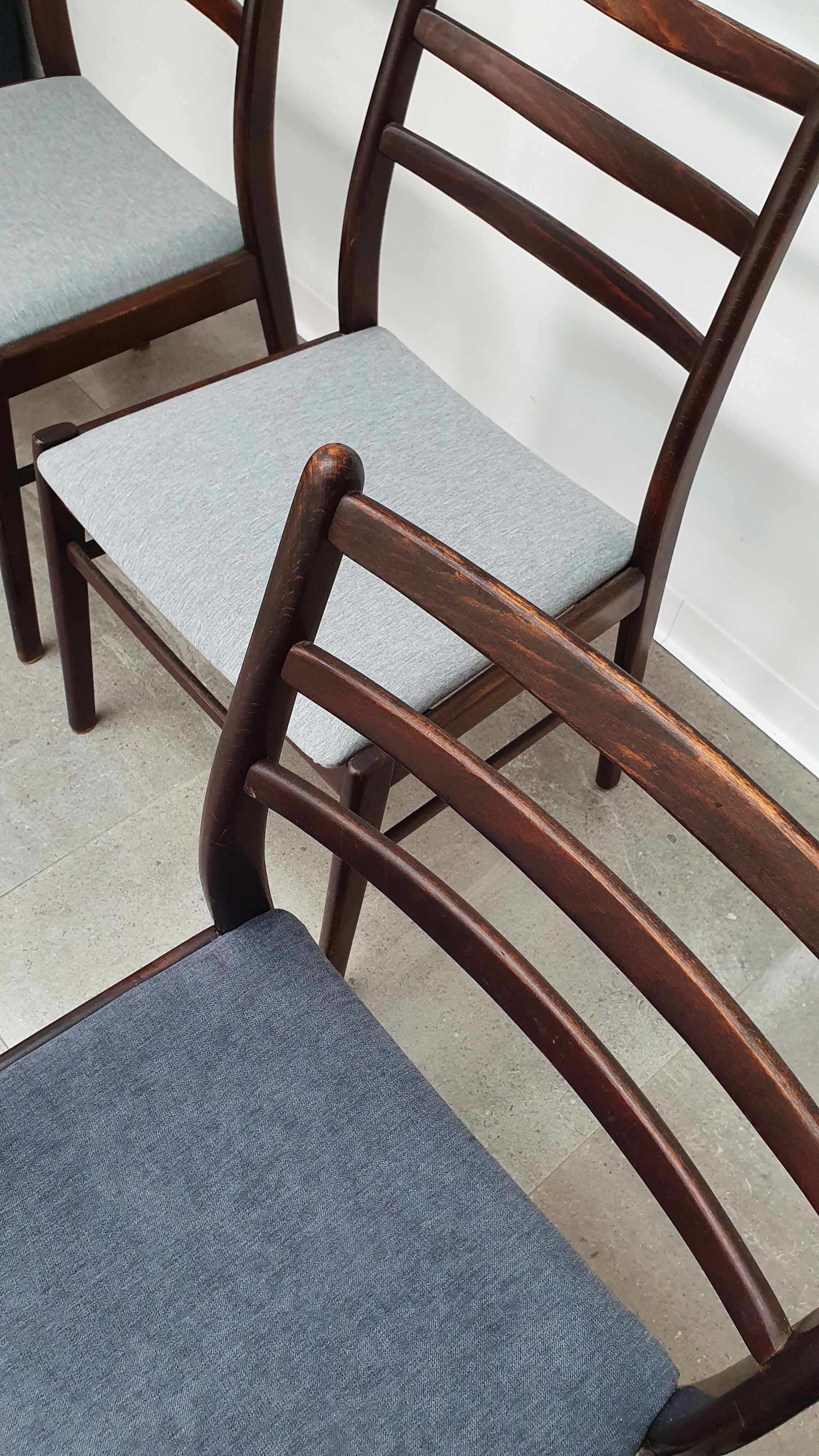 Set of 4 Scandinavian chairs in Rio rosewood