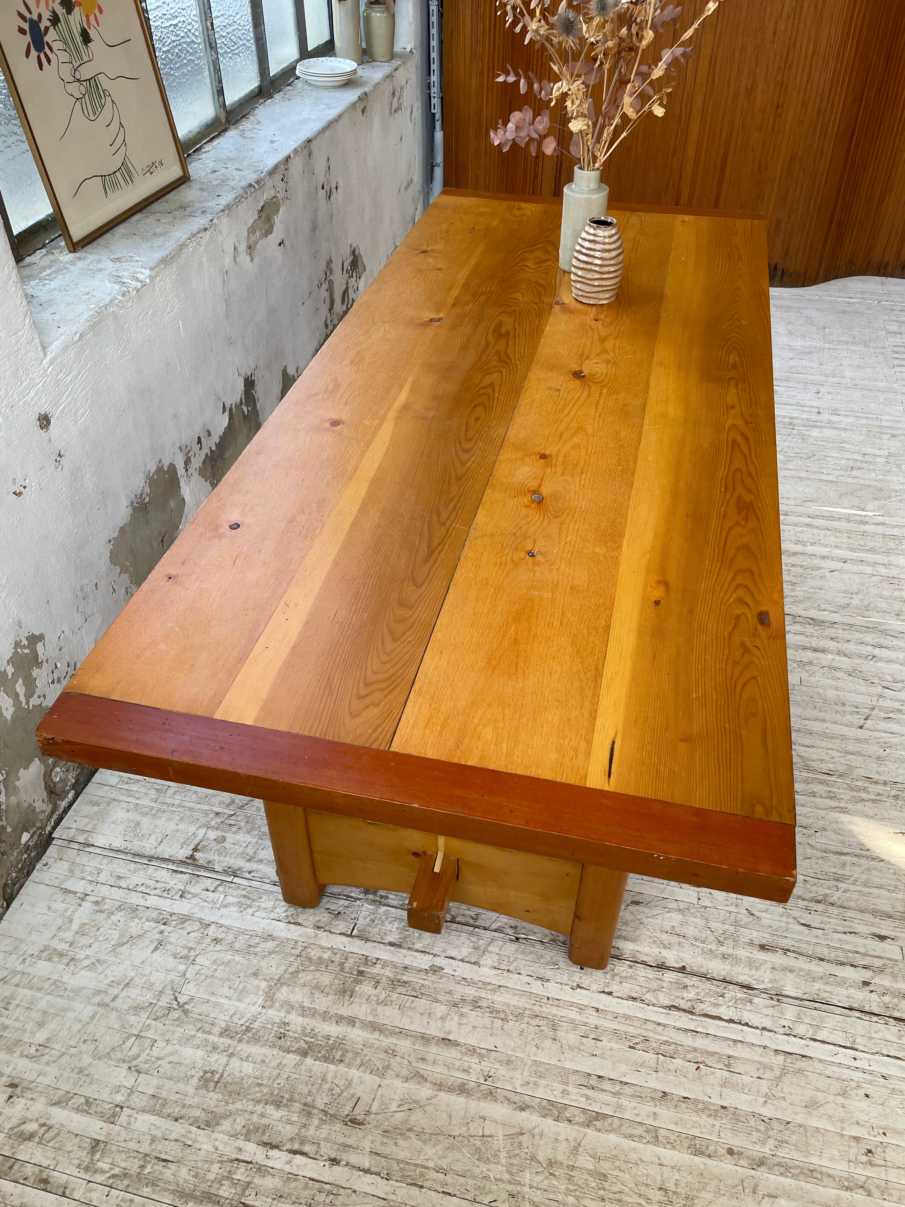Mountain furniture table in pine 2m