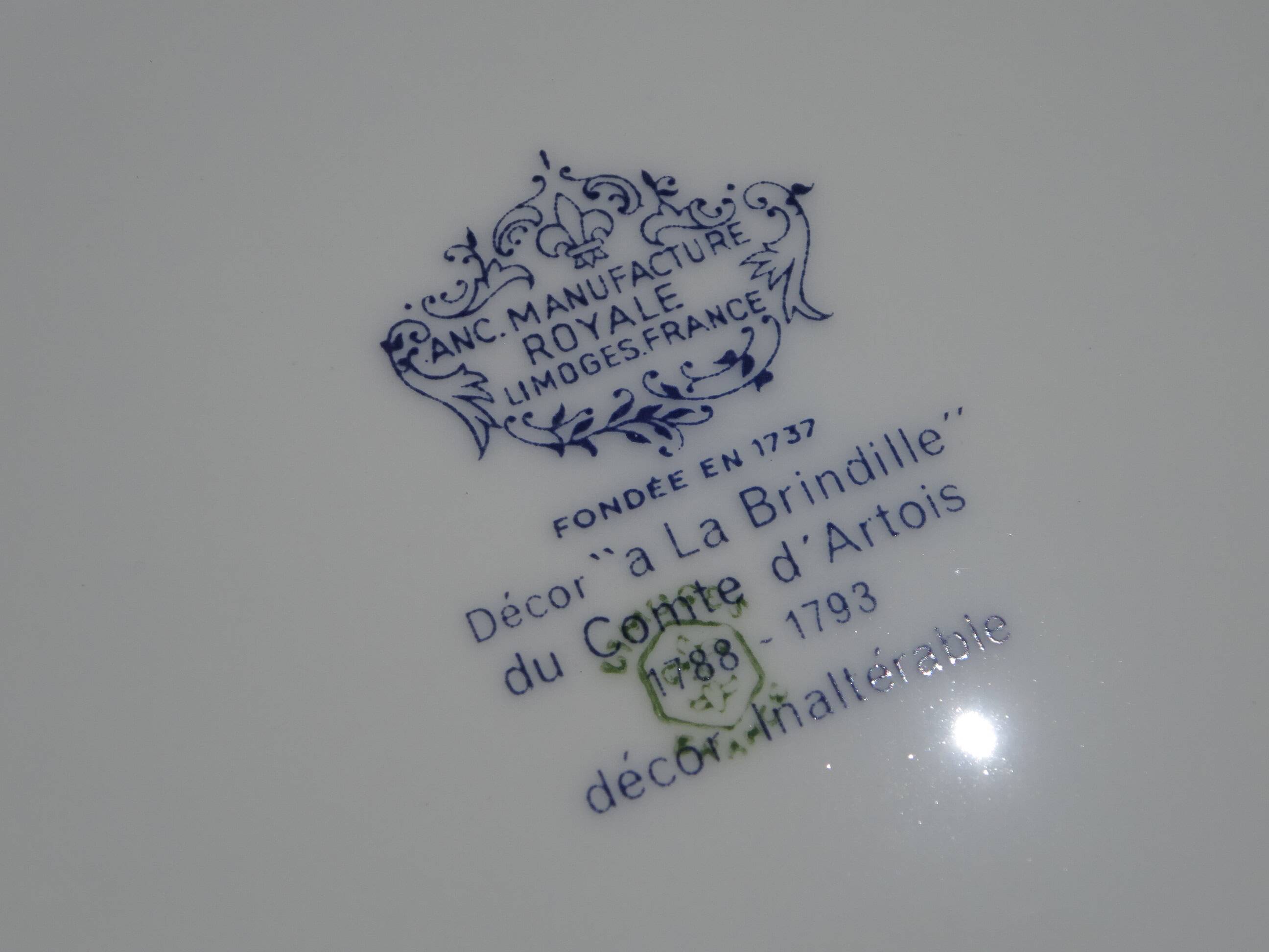 Dessert service, 13 pieces in Limoges porcelain, Bernardaud