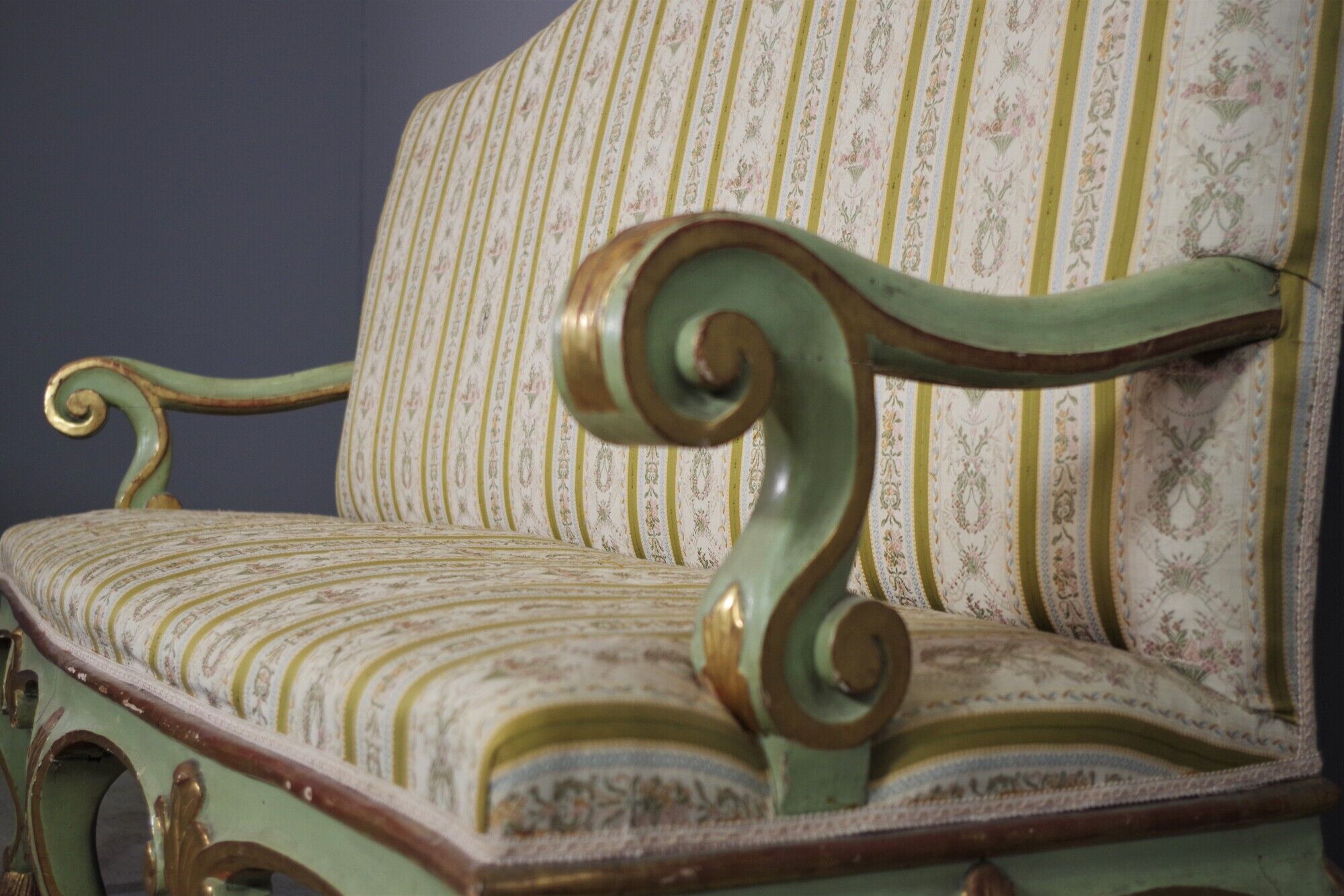 Venetian Baroque salon with table, two armchairs, a bench and a chair, mid-19th century