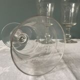 Lot de 4 verres anciens gravés et soufflés