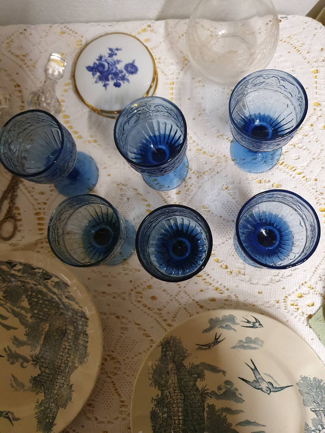 6 seventies/eighties stemmed glasses with fruity decoration