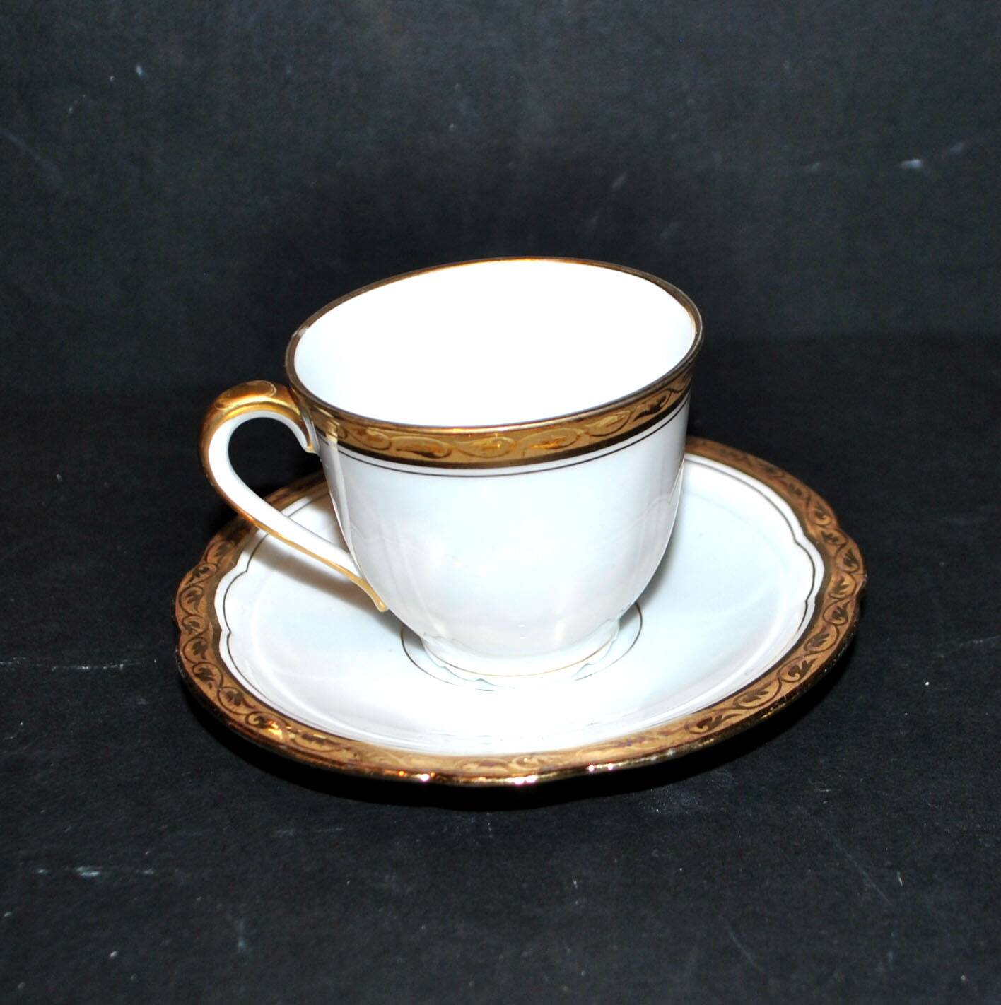 Boyer limoges porcelain coffee cup with golden frieze decor