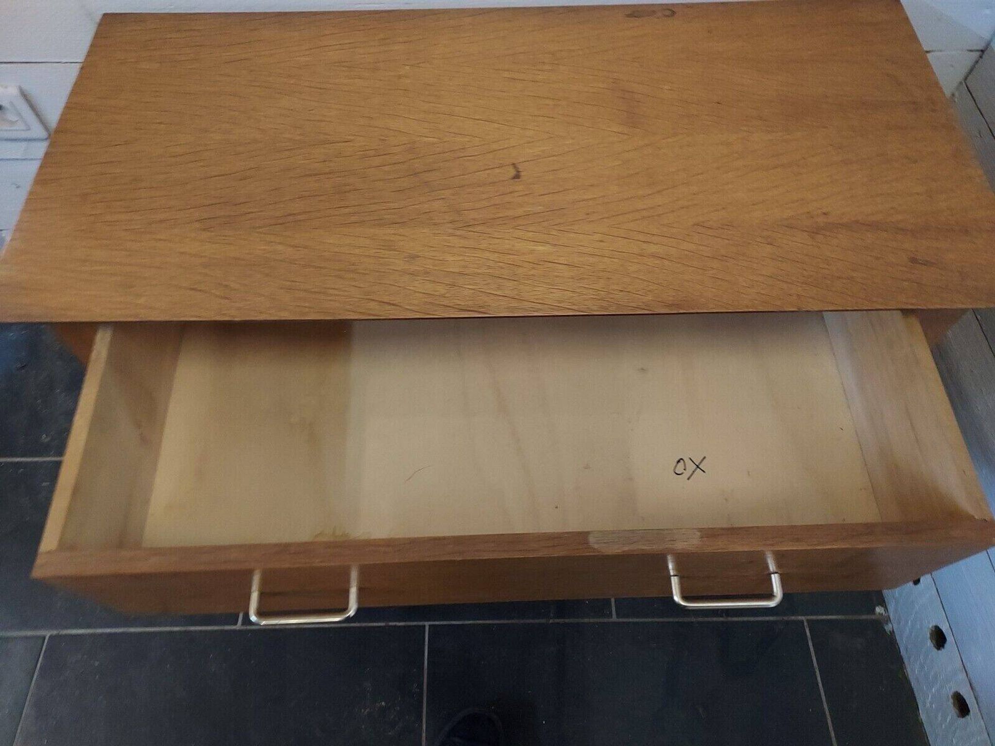 Vintage chest of drawers from the 70s in oak