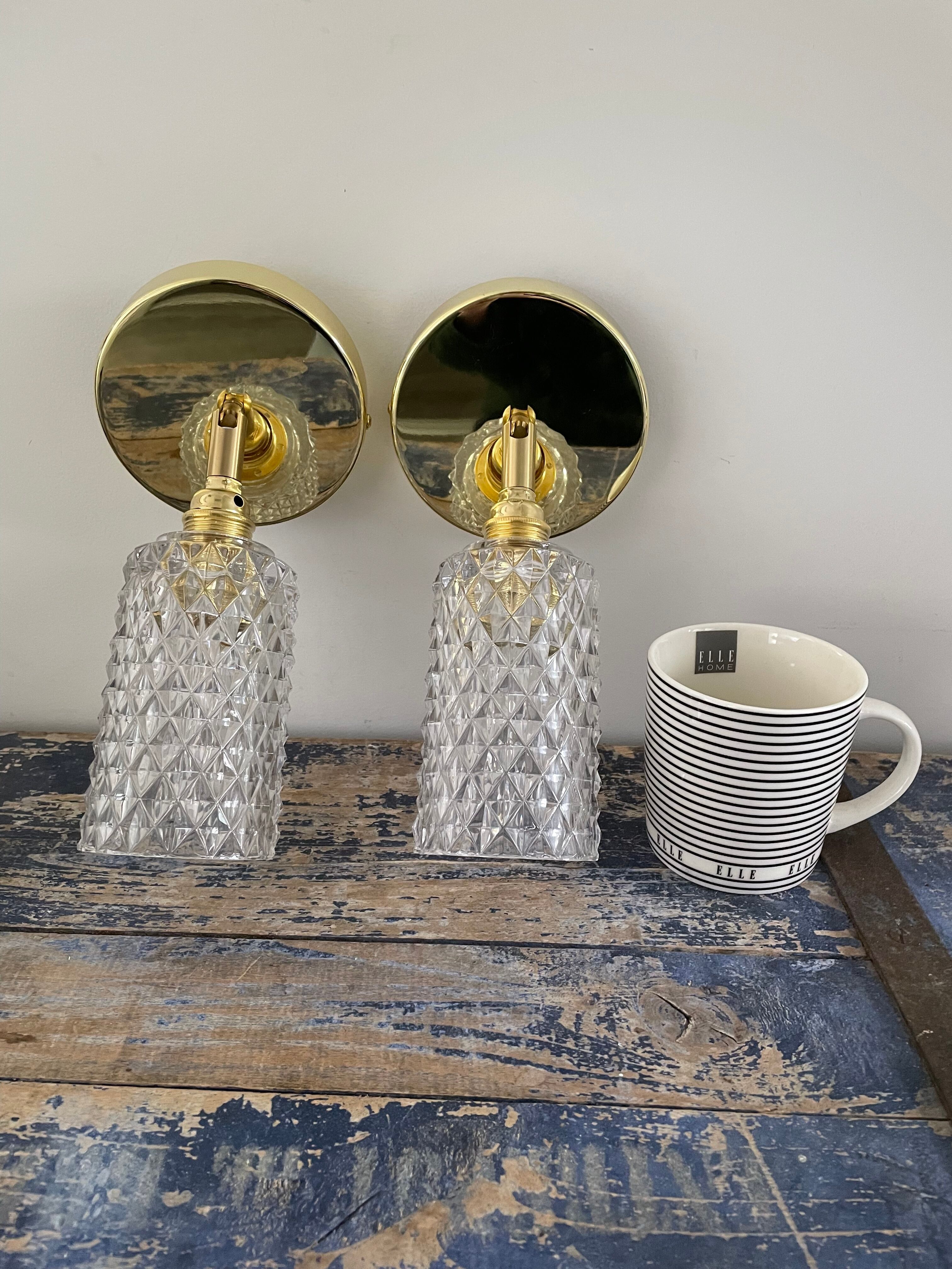 Paire d’appliques vintage en verre ciselé