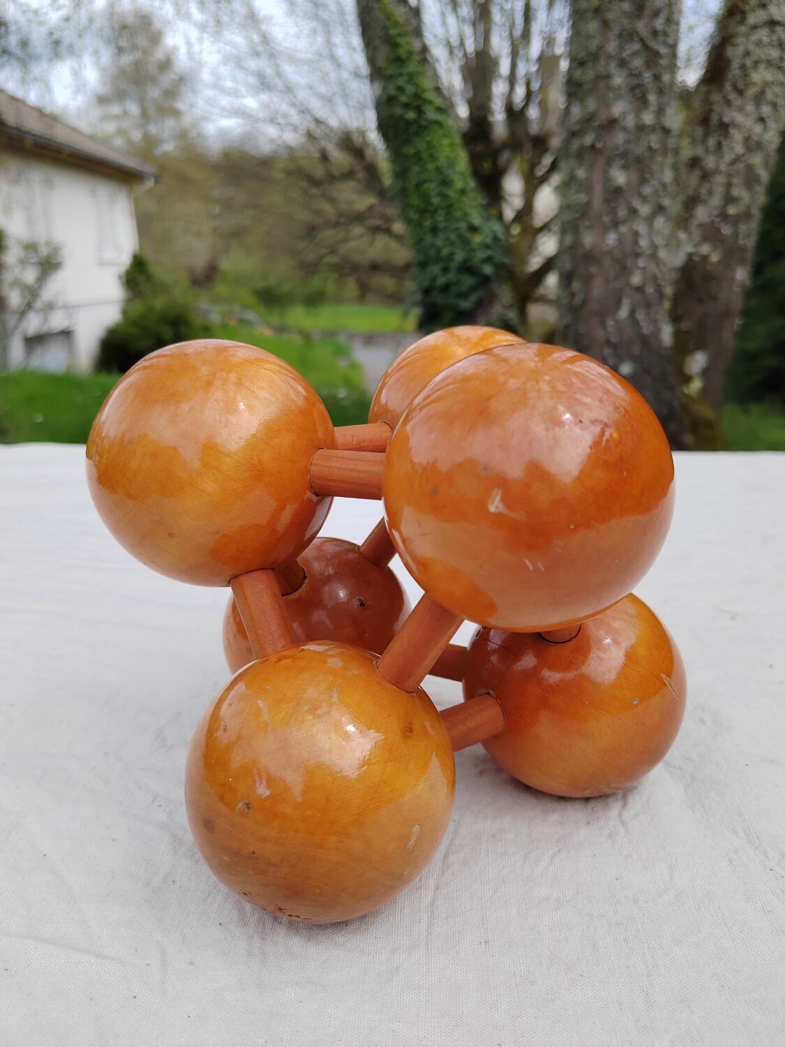 Wooden structure "atoms" varnished 60s/70s