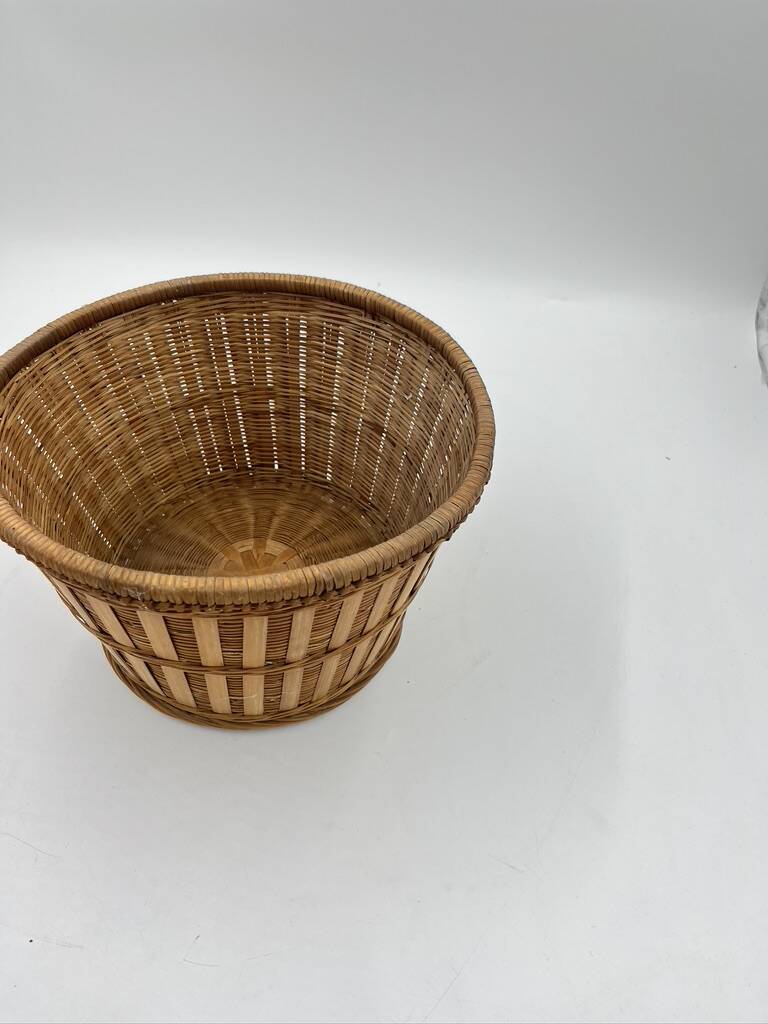 Wicker plant pot