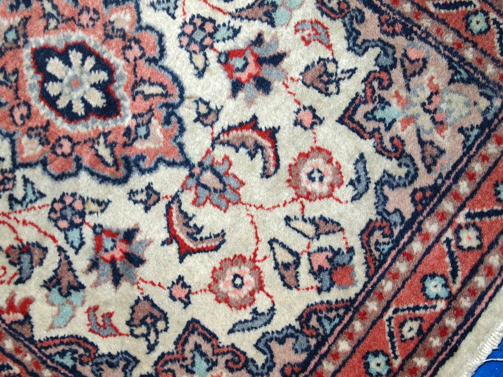 Tapis Vintage Indo-Tabriz en Laine, Années 1970, Élégance Florale