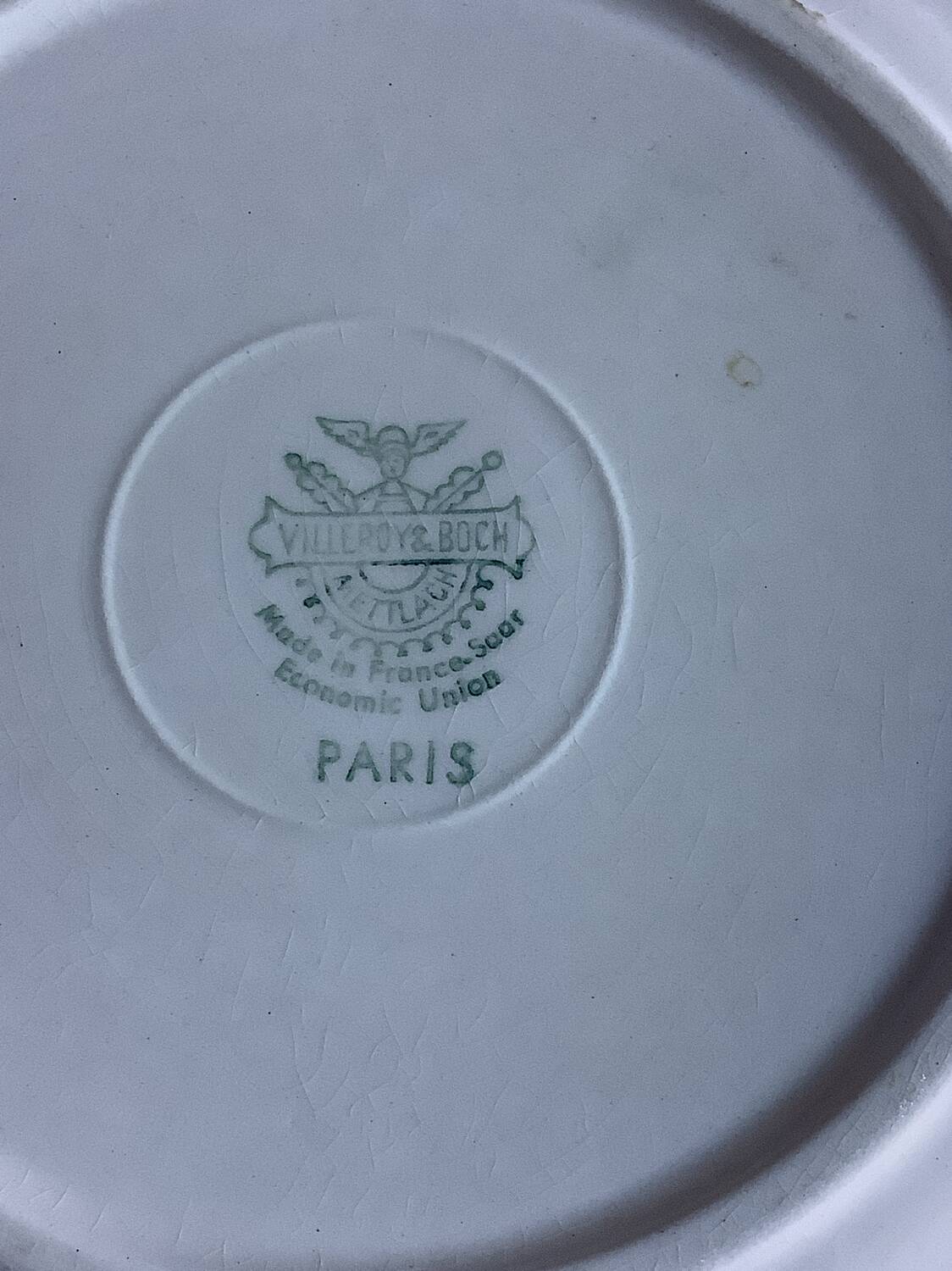 Villeroy & Boch set of 3 dinner plates – almond green & white