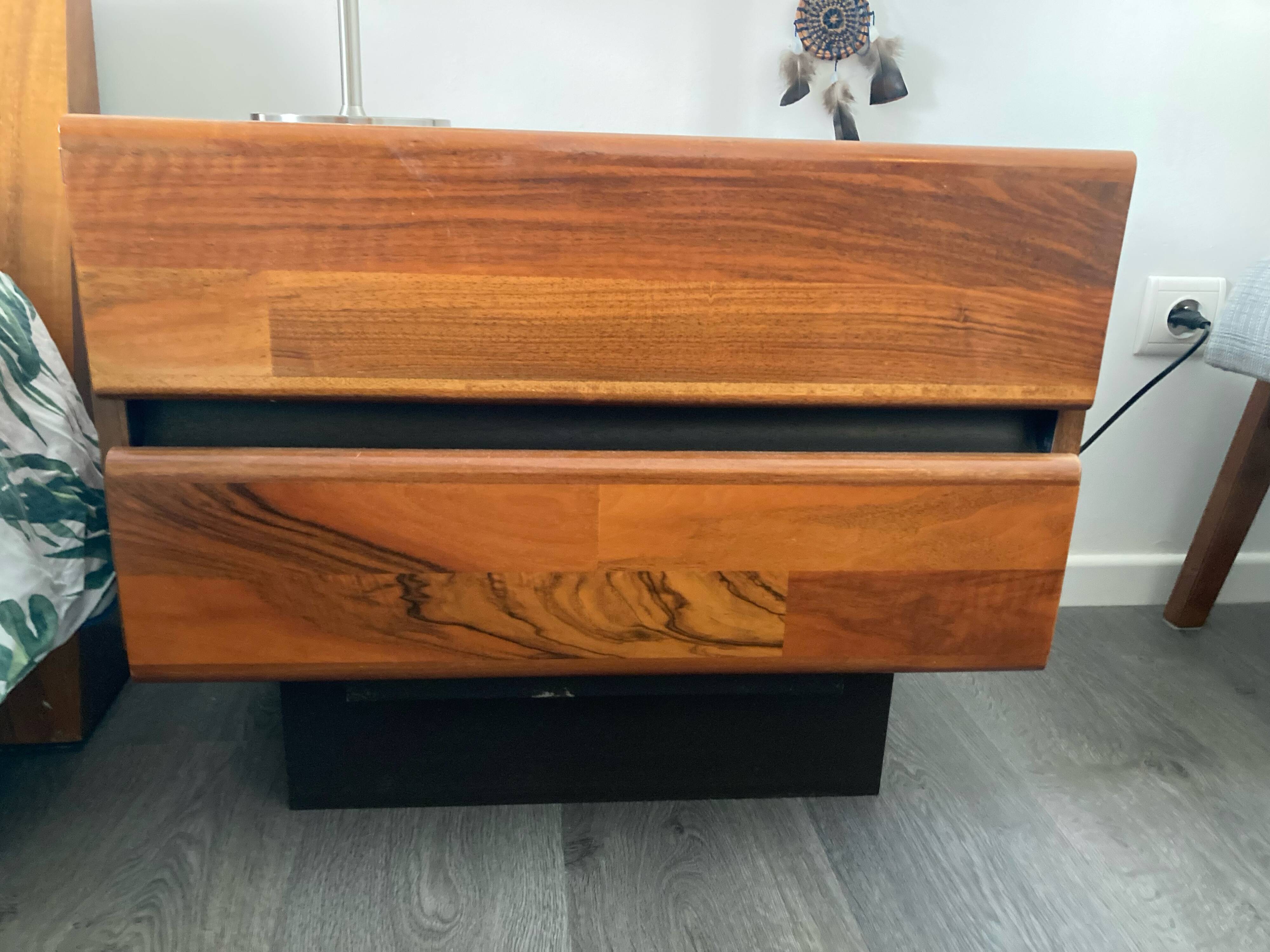 Paire de deux chevets en bois lumineux