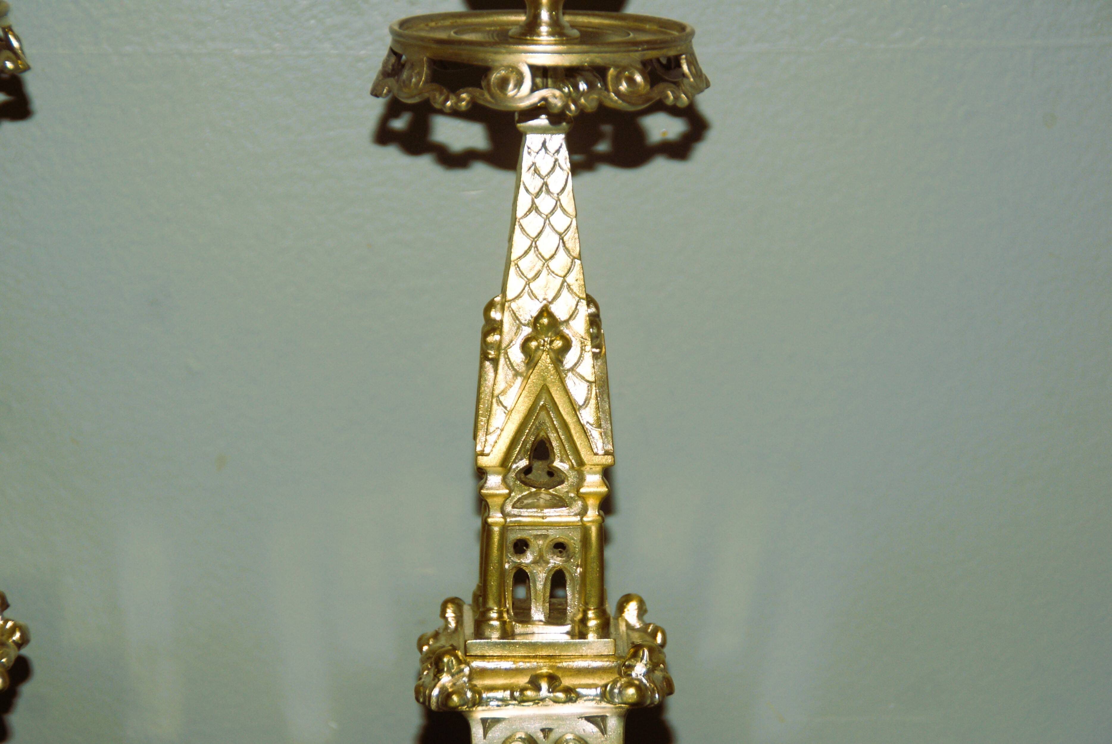 Rare paire de chandeliers en bronze XIX siècle