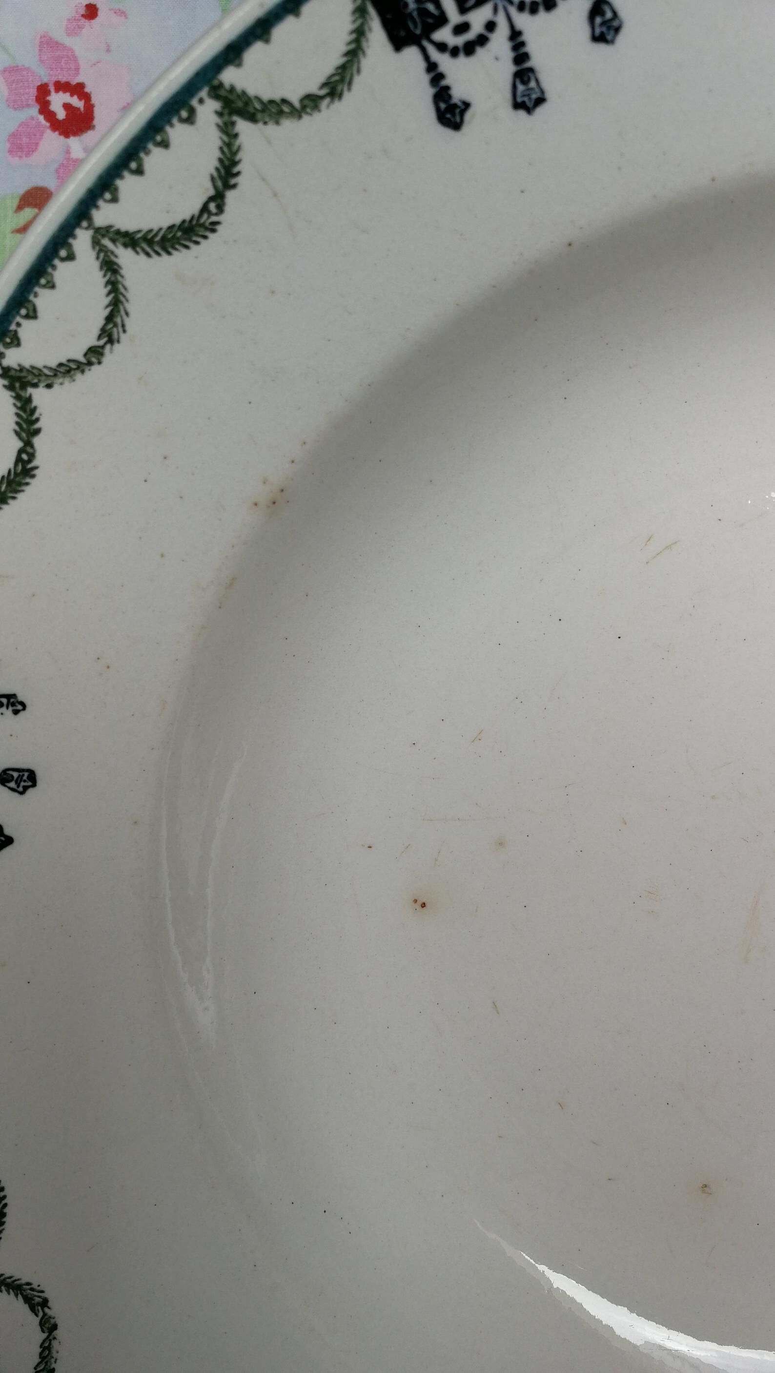 Round deep dish Saint Amand in Terre de Fer vert