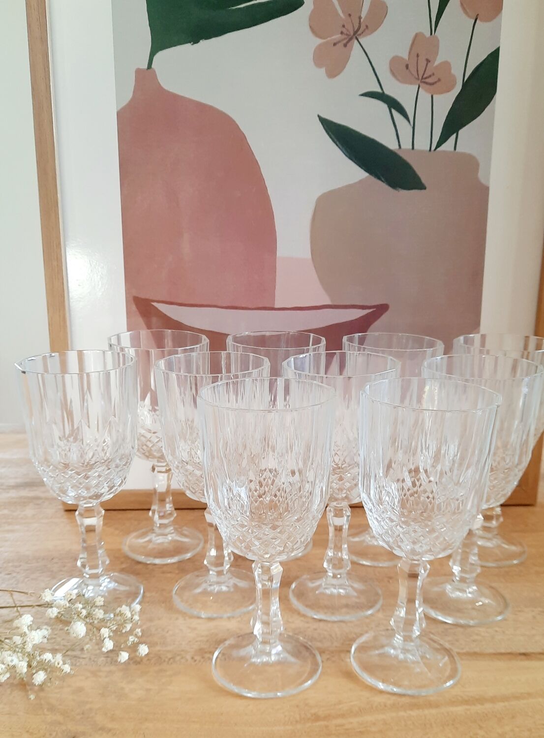 Stemmed glass chiseled glasses