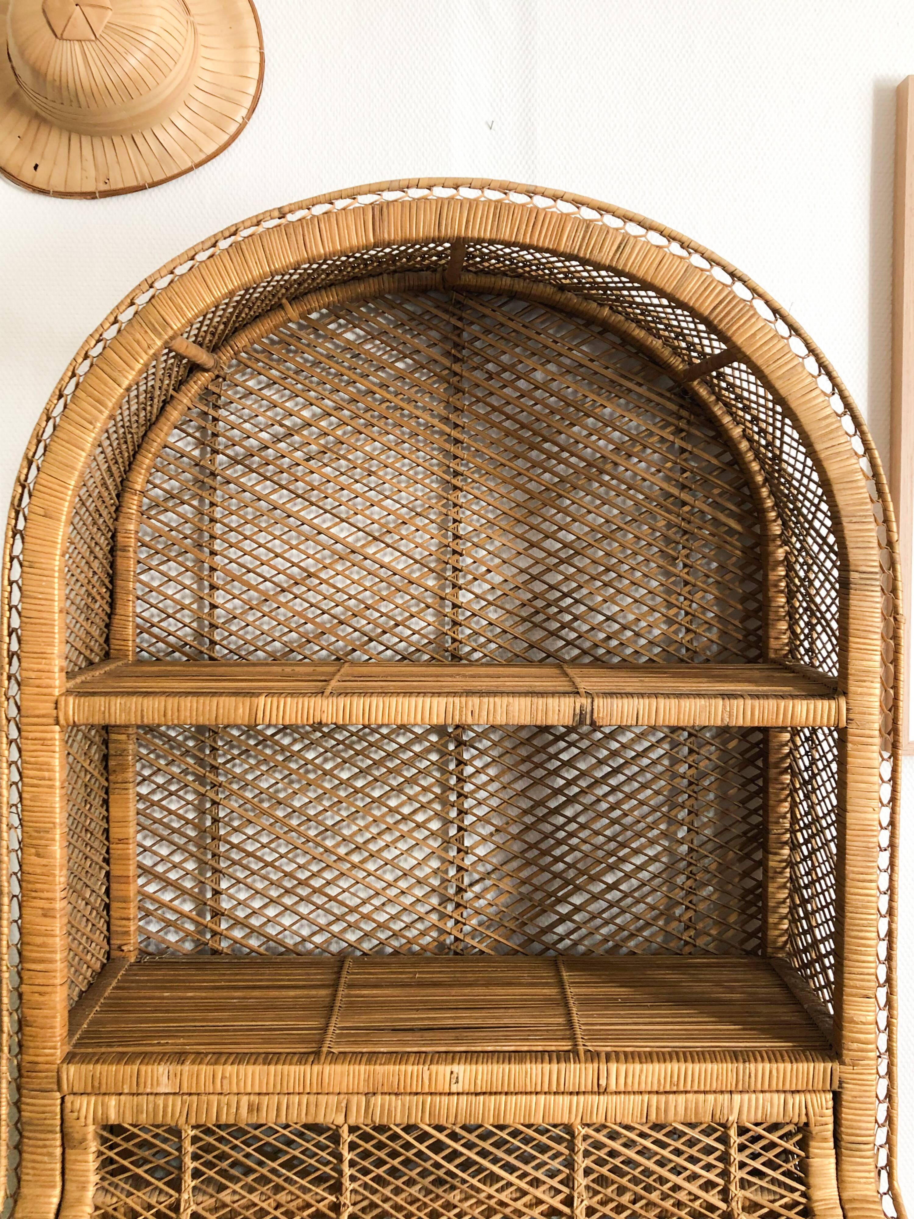 Sublime wicker shelf