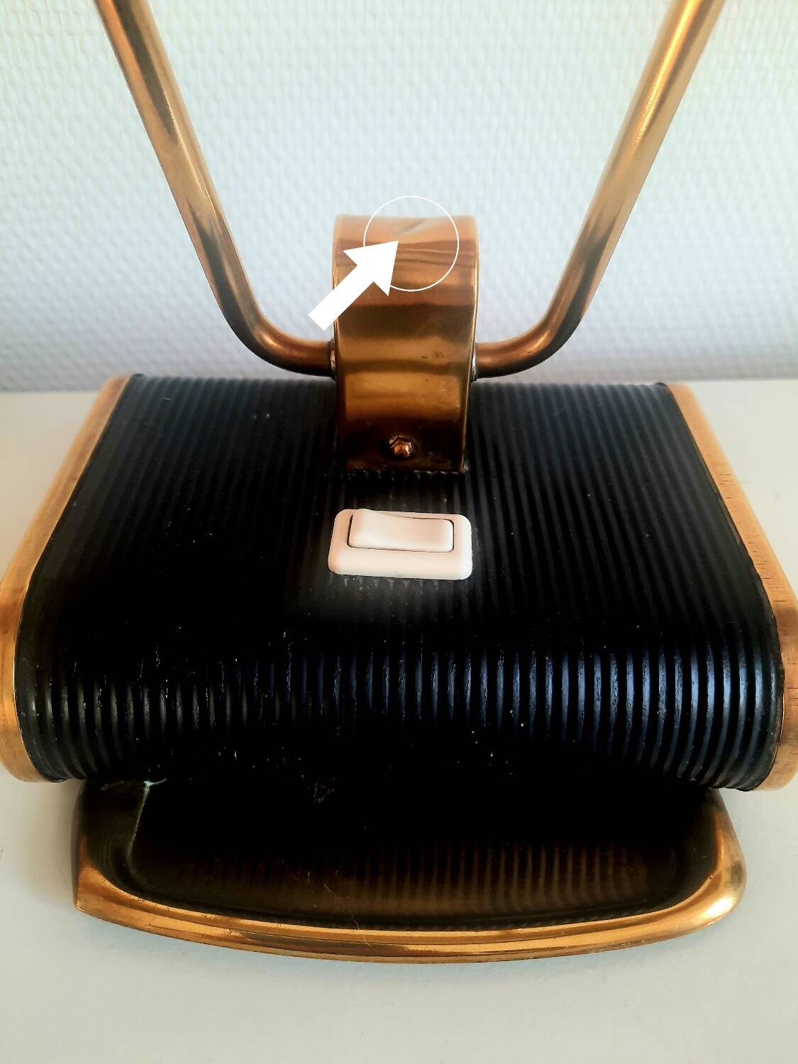 Jumo 71 lamp by eileen gray