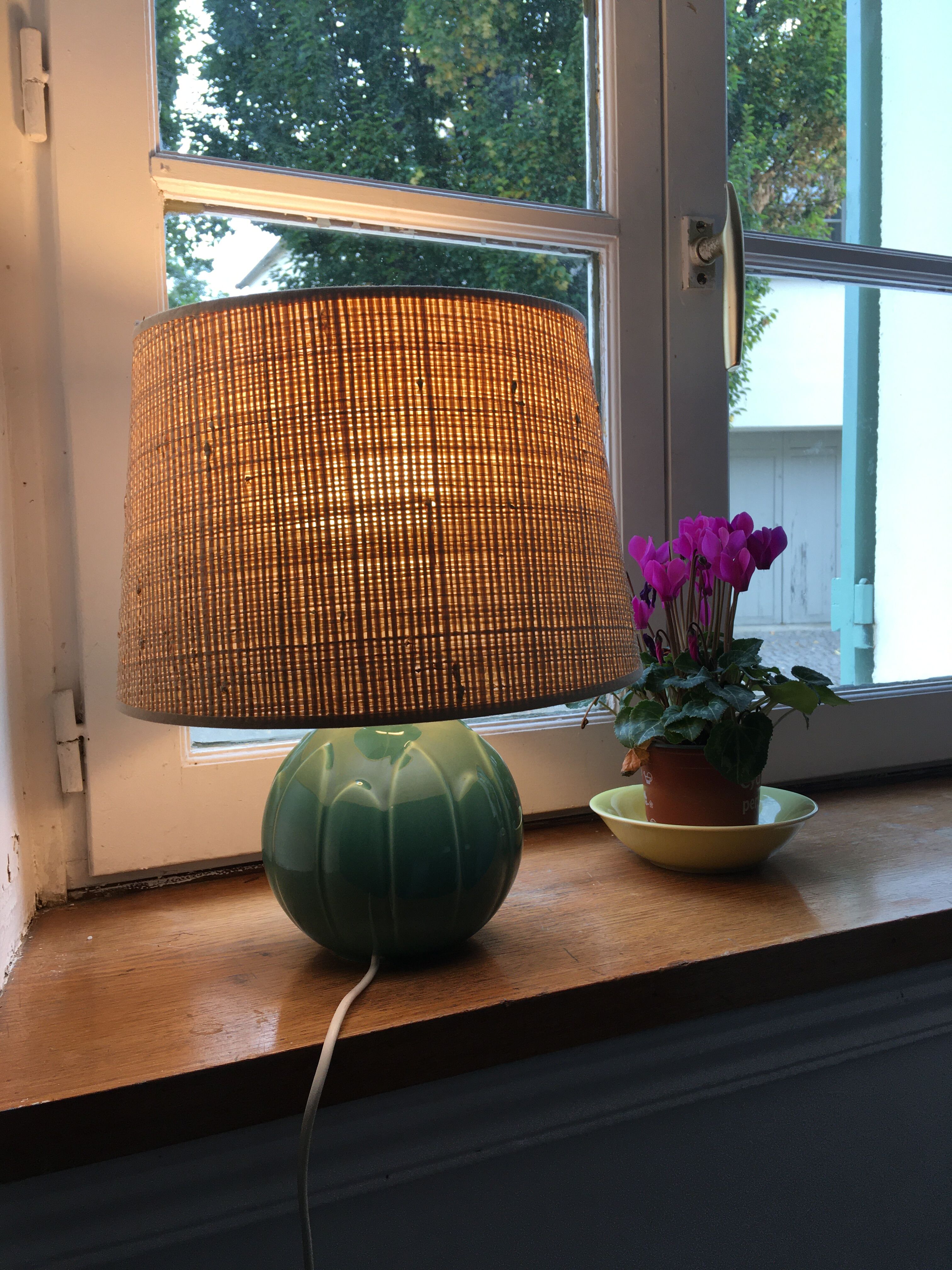 Ceramic lamp foot