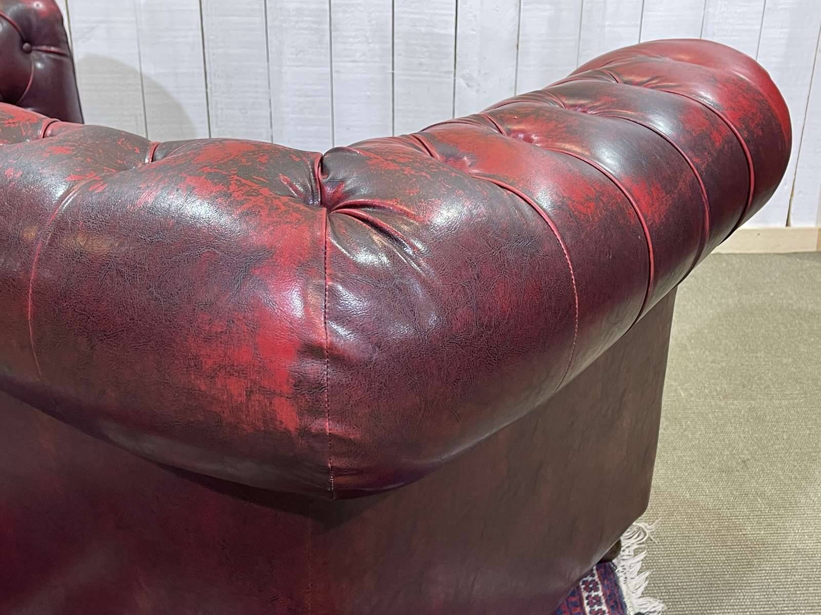 1980s Red 2-Seater Chesterfield Sofa