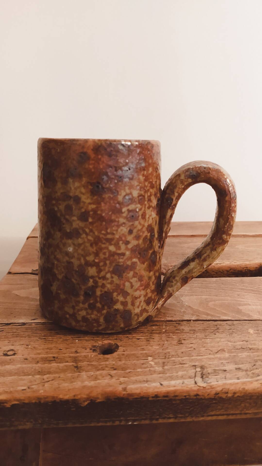 Grand mug en grès pyrité vintage 