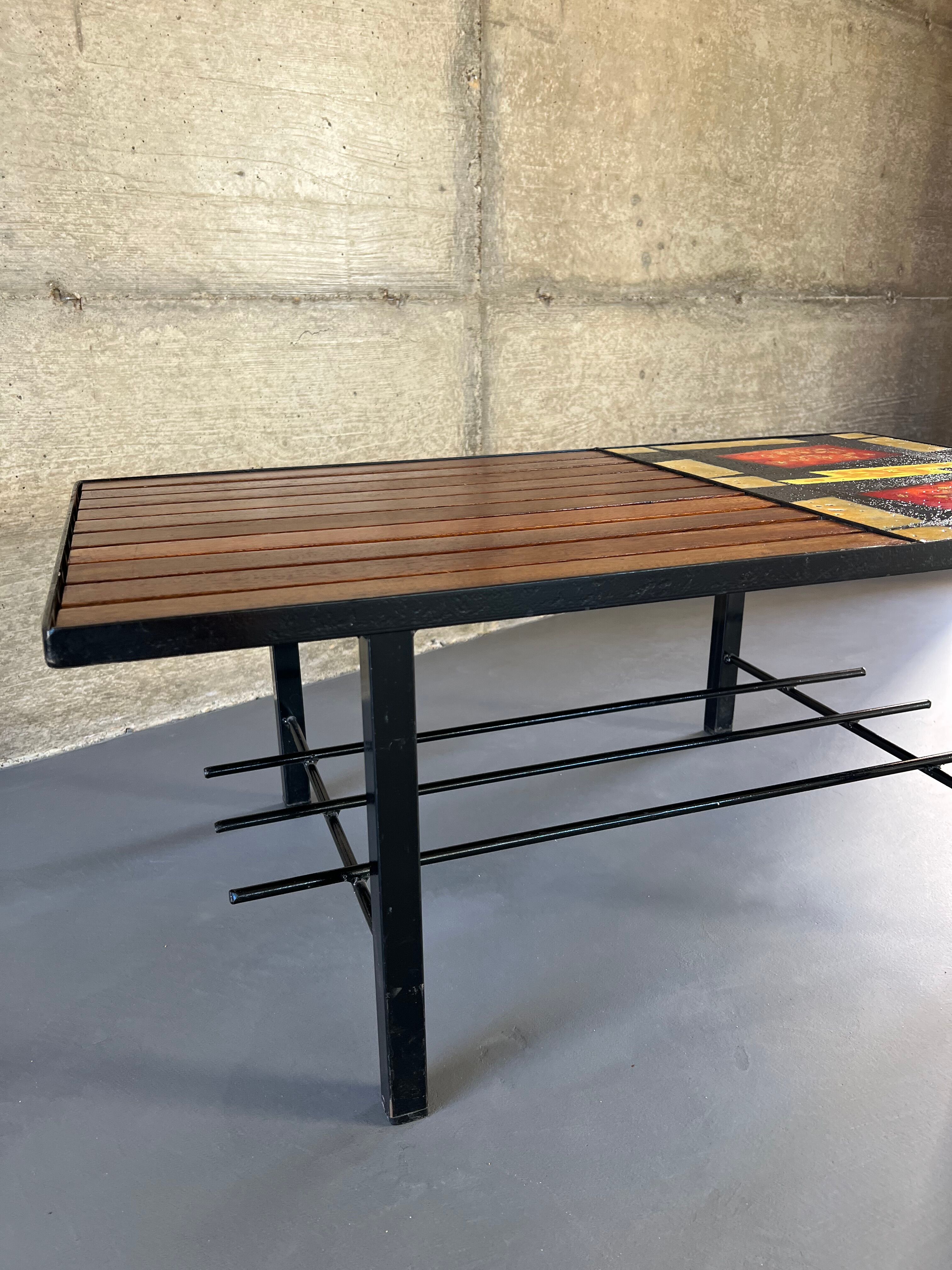Table basse mid-century, teck, acier et pierre de lave