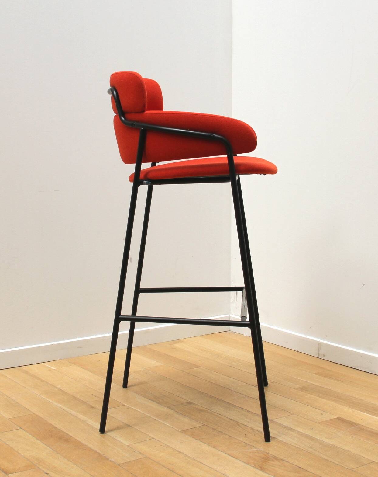 Rika high stool, Armet