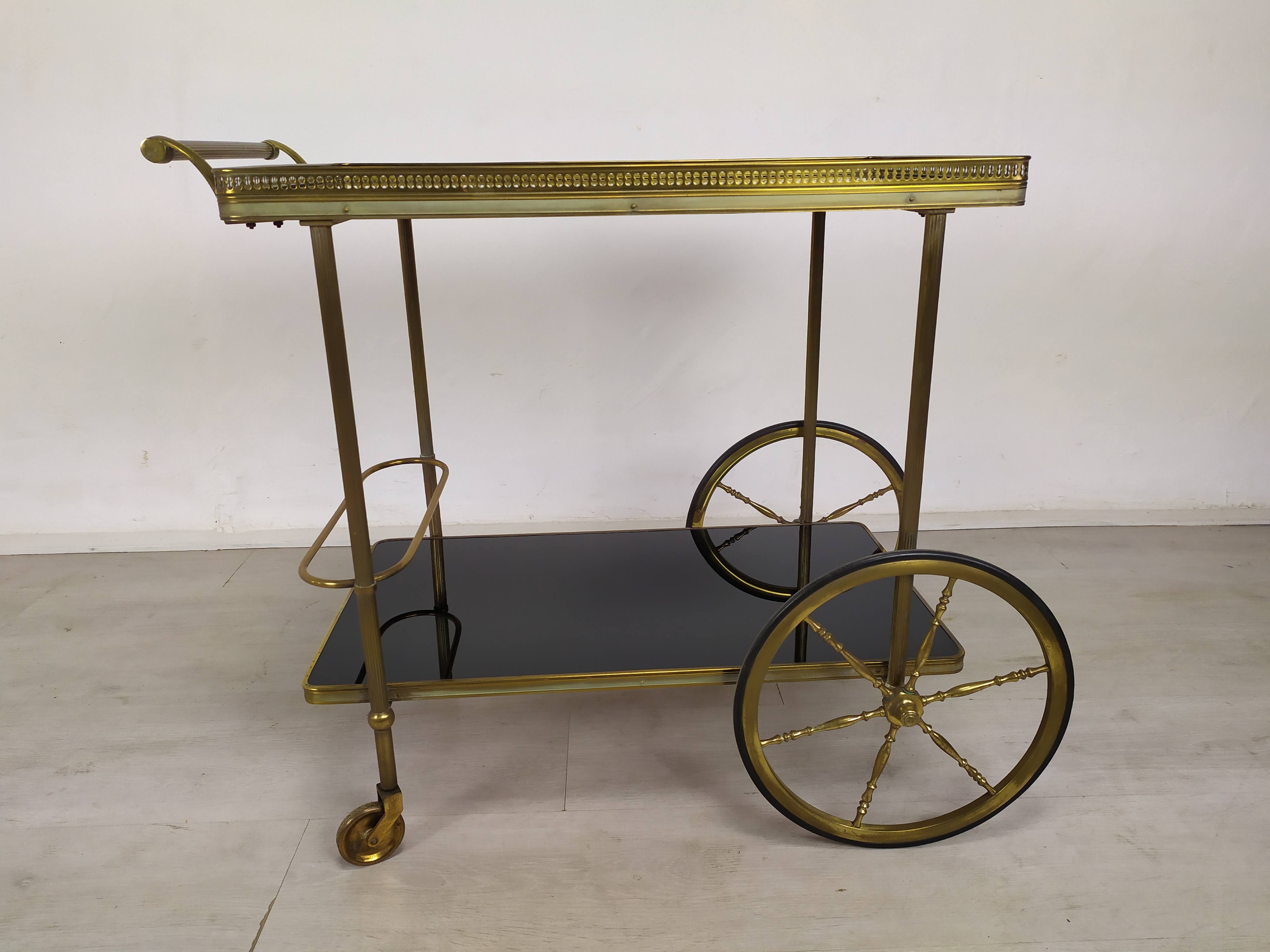 Vintage bar rolling service