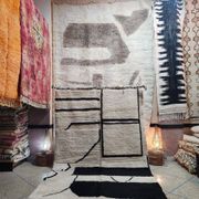 Beni Ouarain rug 300x200 cm – Large black and cream Moroccan Berber rug