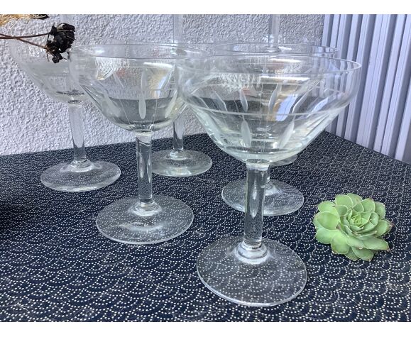 Champagne Cups In Art Deco Crystal Engraved With Acid Selency Champagne Cups In Art Deco Crystal Engraved With Acid Selency