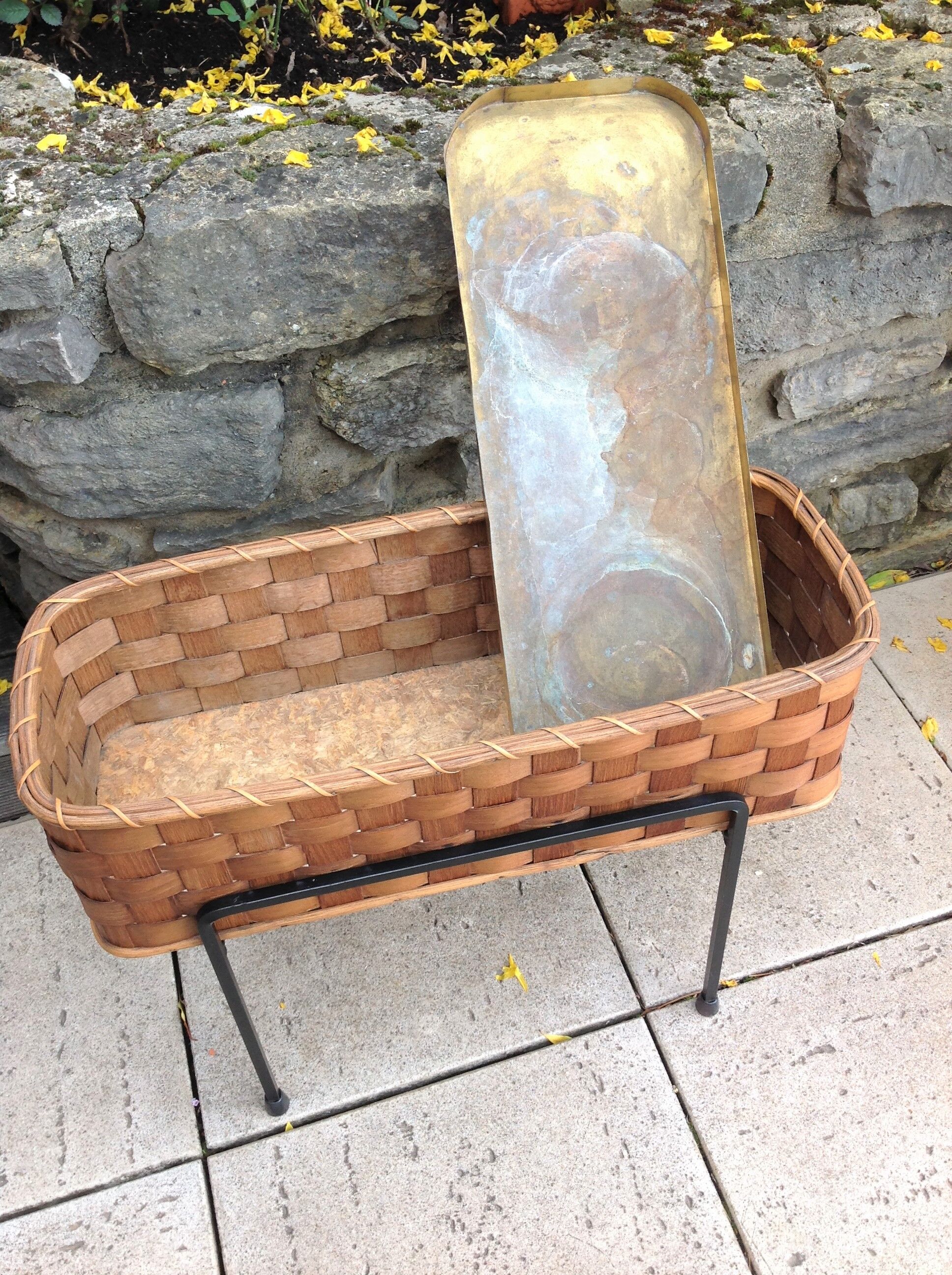 Planter on foot in braided wood 60/70s