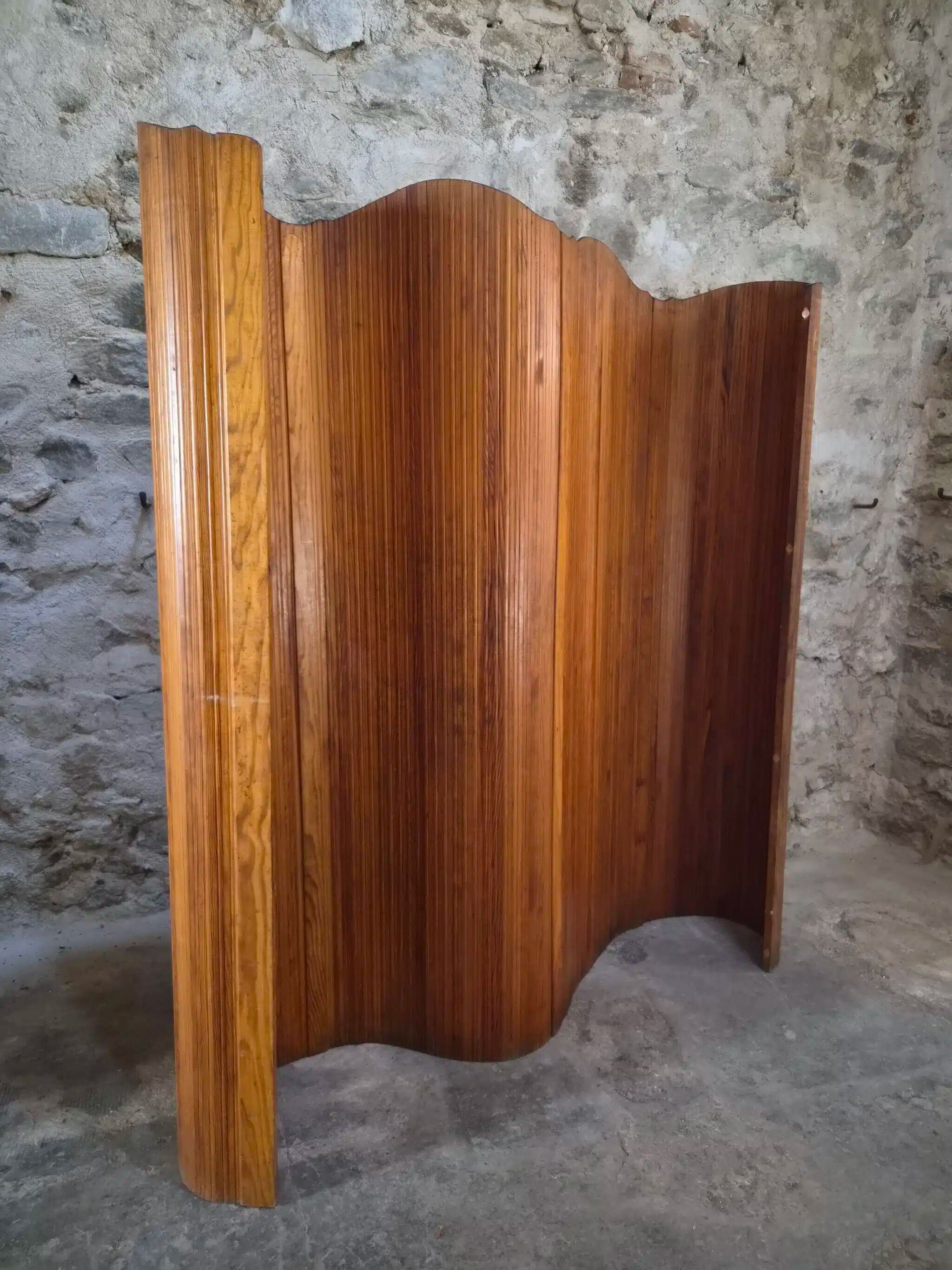Large French folding screen in pine, room divider, 1950s, attributed to Baumann.