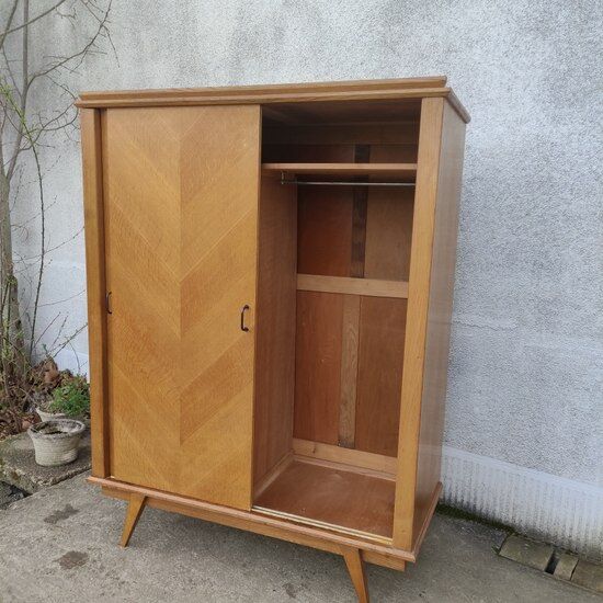Compass foot cabinet